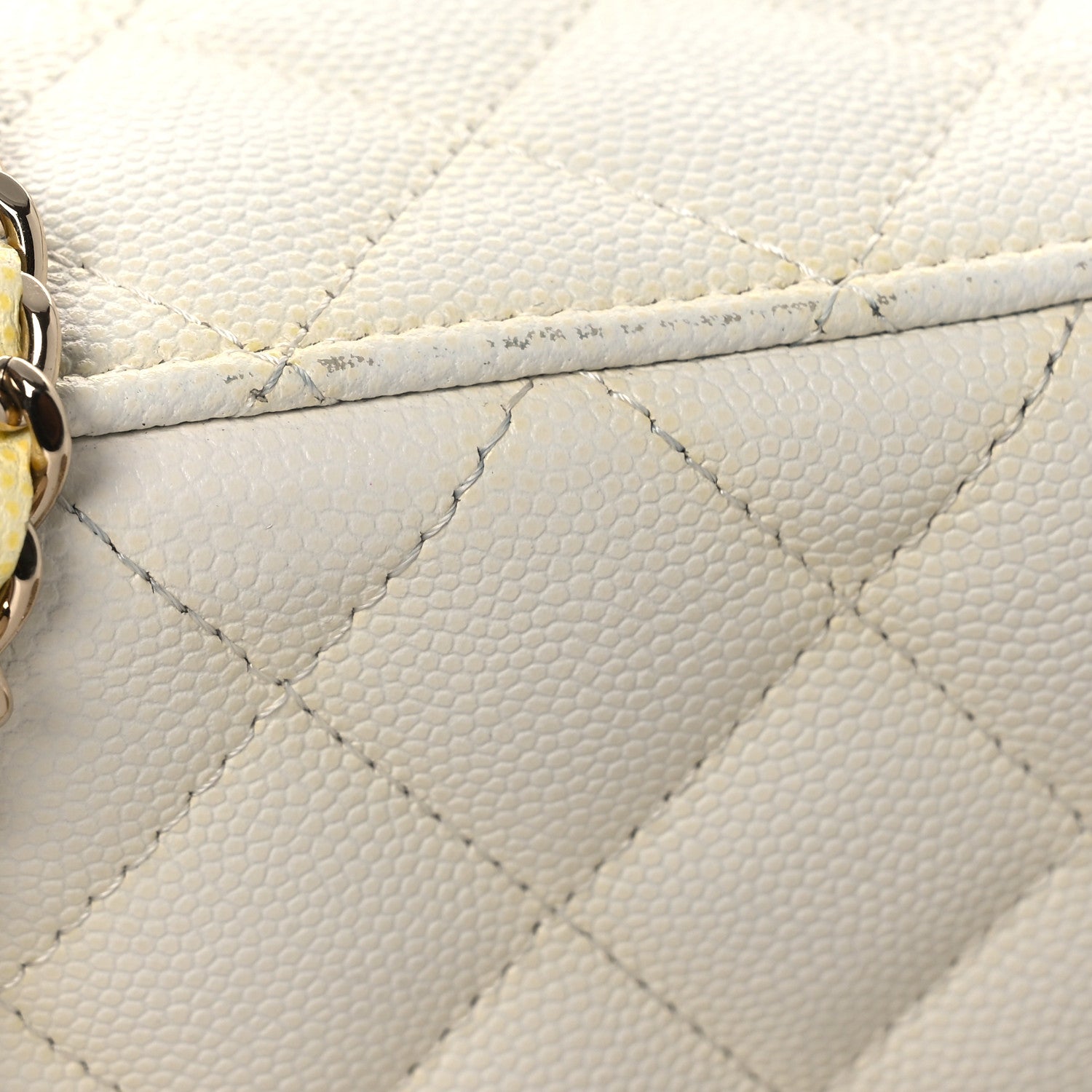 Caviar Quilted Small Vanity Case With Chain White
