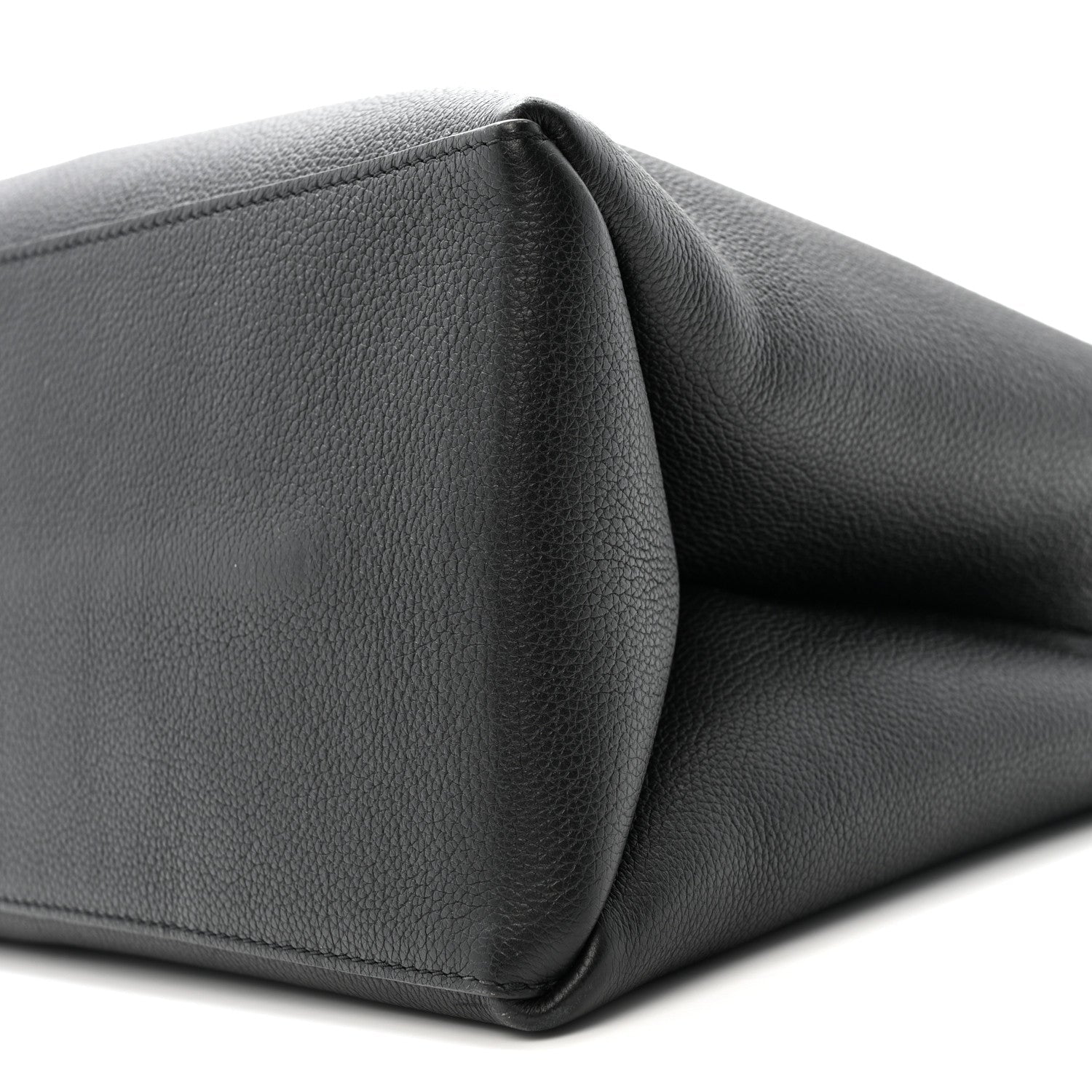 Grained Calfskin Lockme Shopper Black