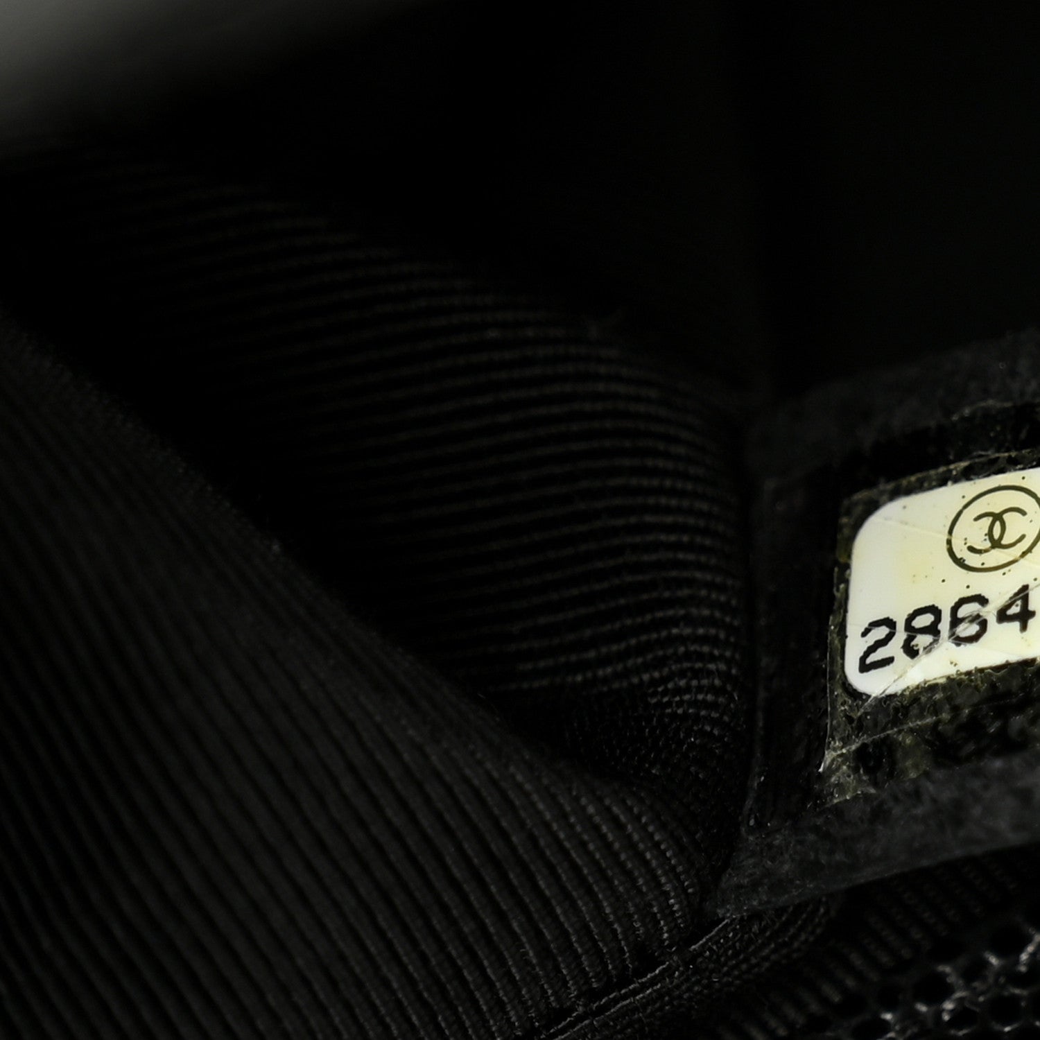 Caviar Quilted Medium Boy Flap Black