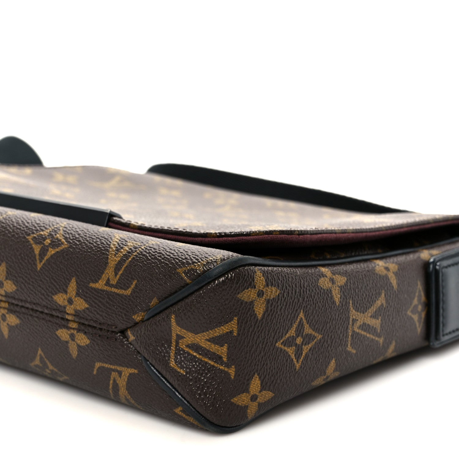 Monogram Macassar District PM