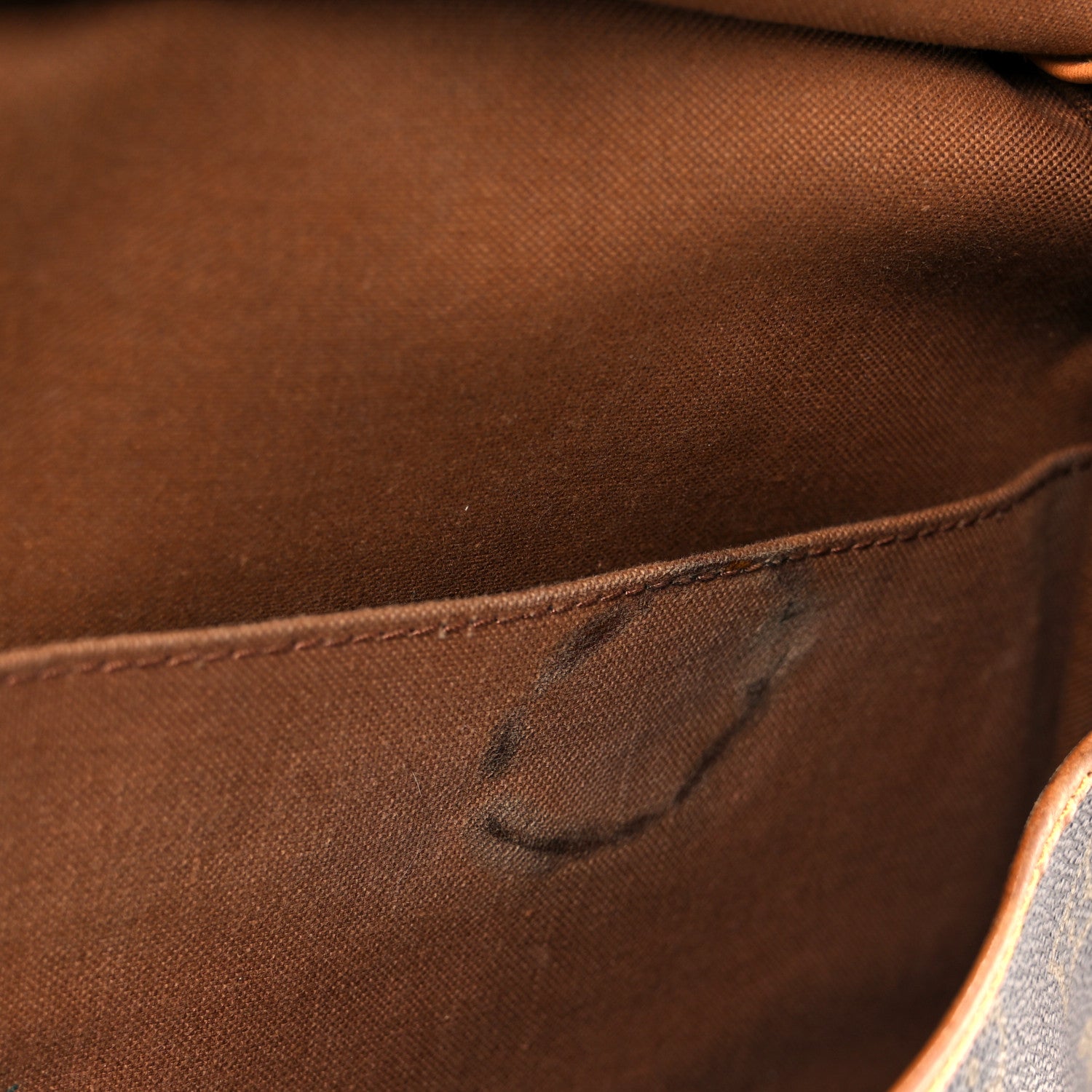 Monogram Saumur 35