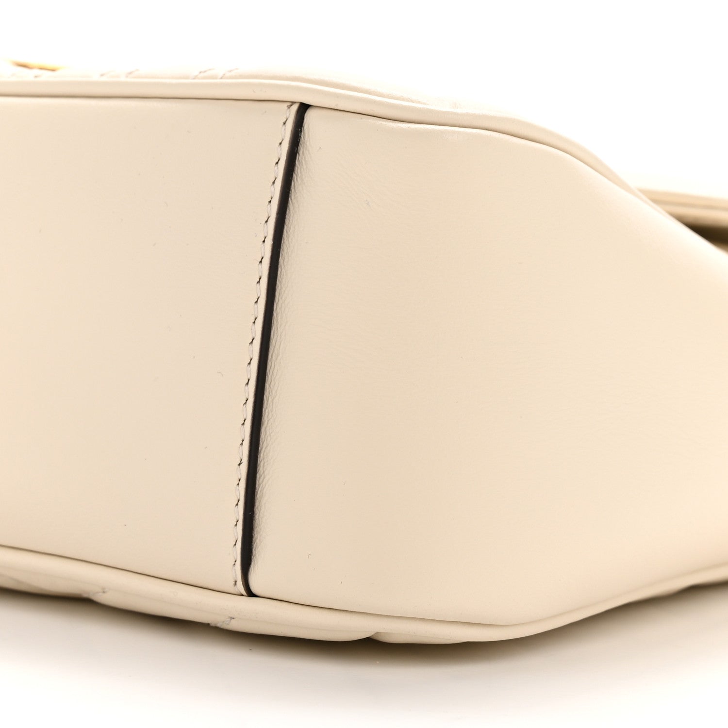 Calfskin Matelasse Small GG Marmont Shoulder Bag White
