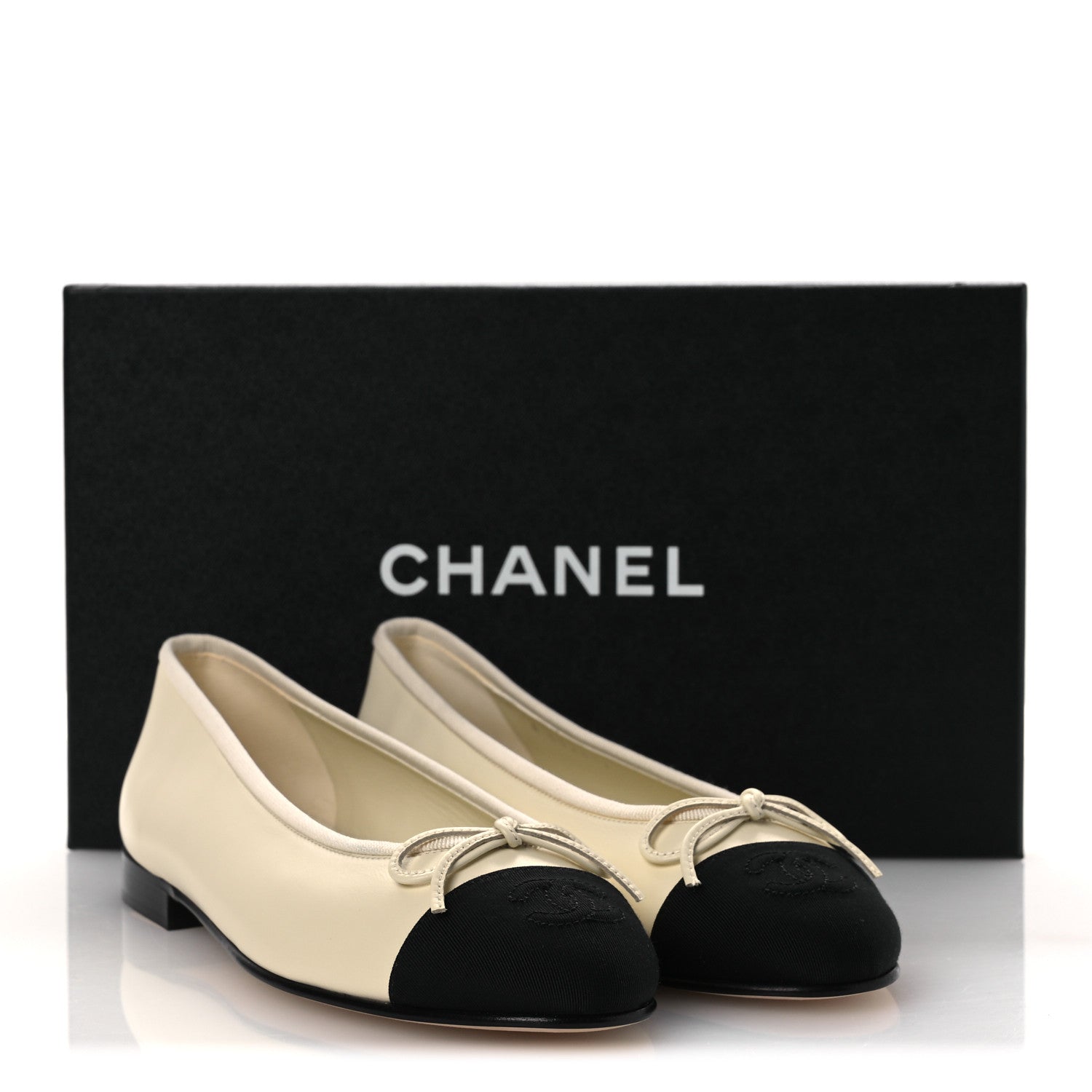 Calfskin Grosgrain Cap Toe CC Ballerina Flats 37 Ivory Black