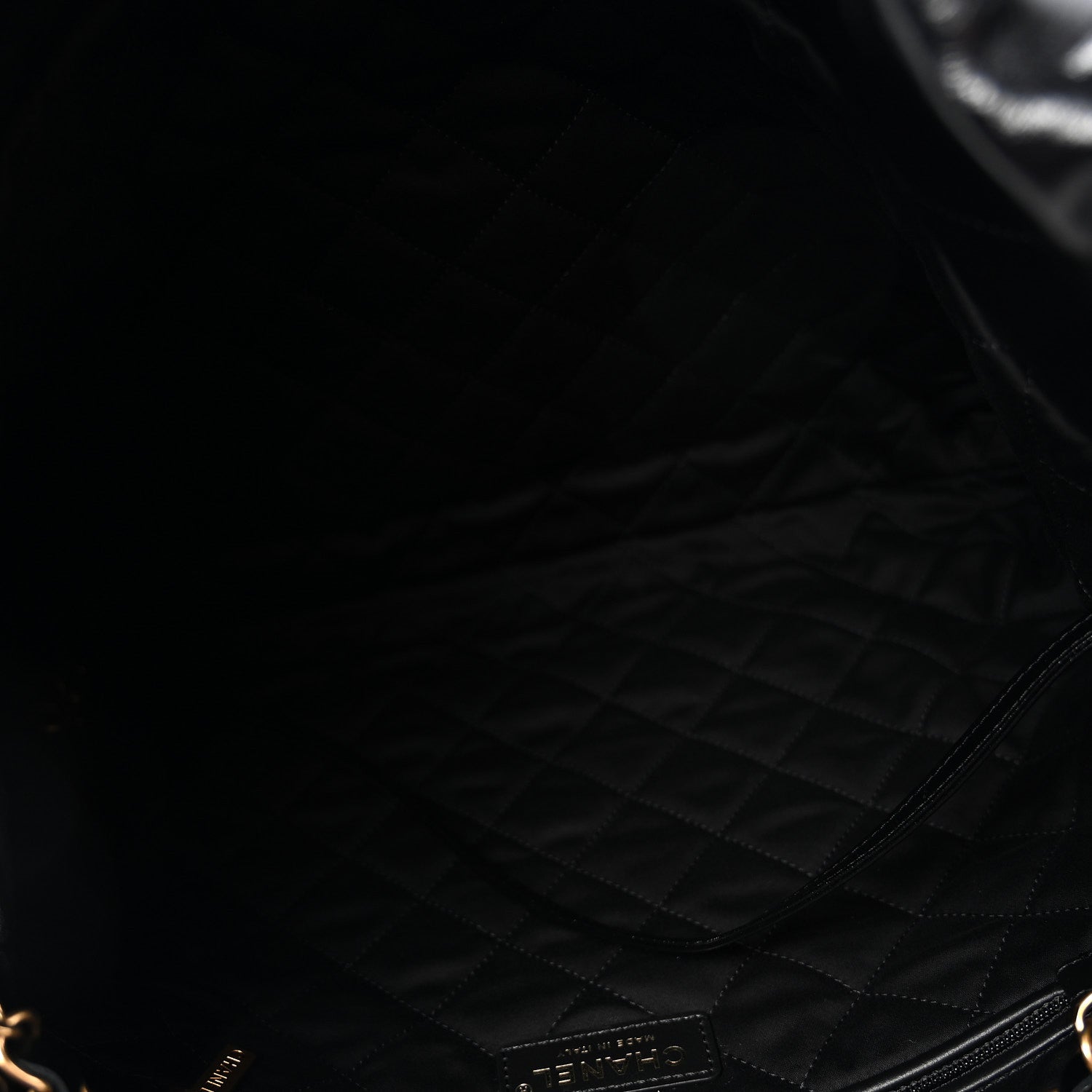 Shiny Calfskin Quilted Chanel 22 Black