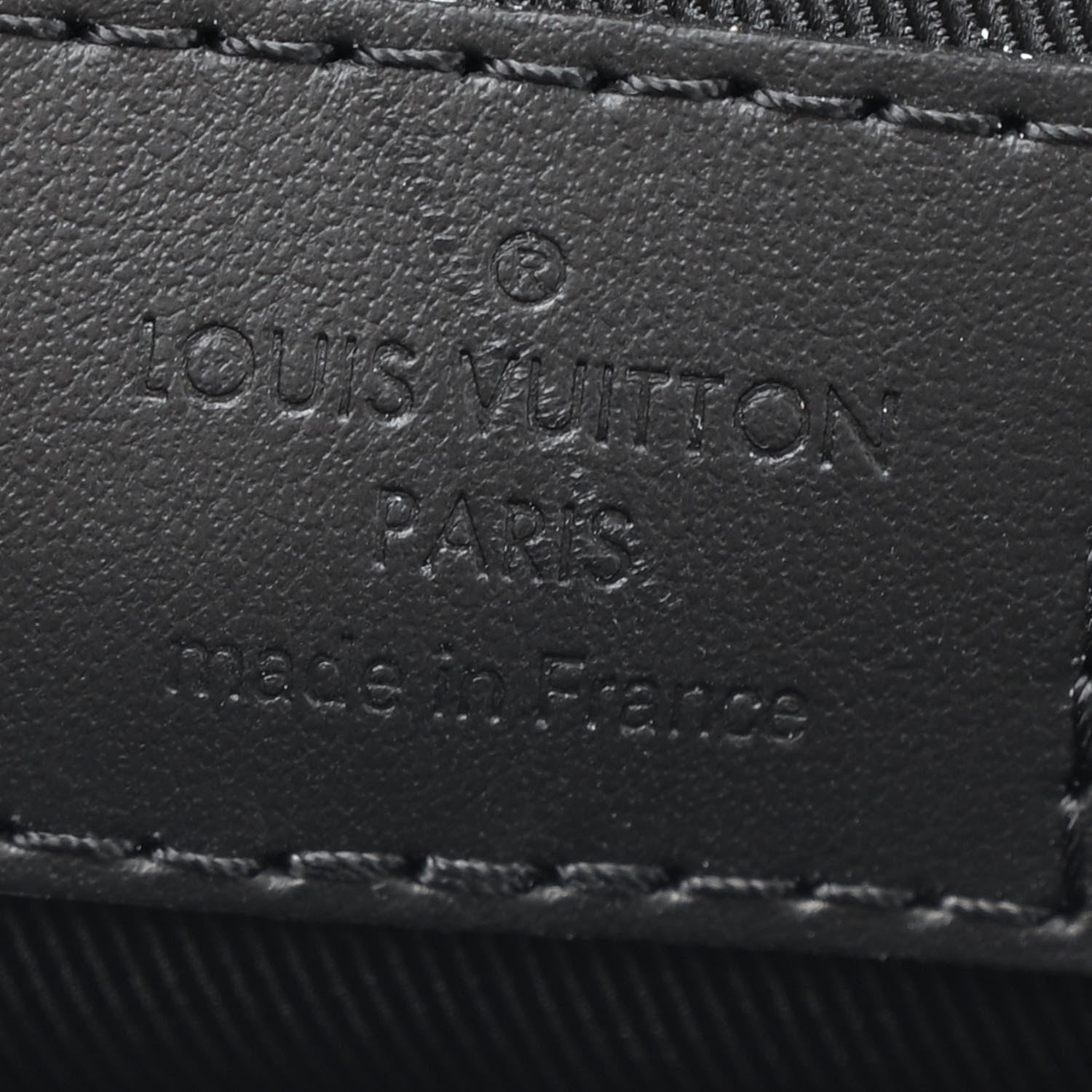 Taurillon Monogram Pico S Lock Ultra Black