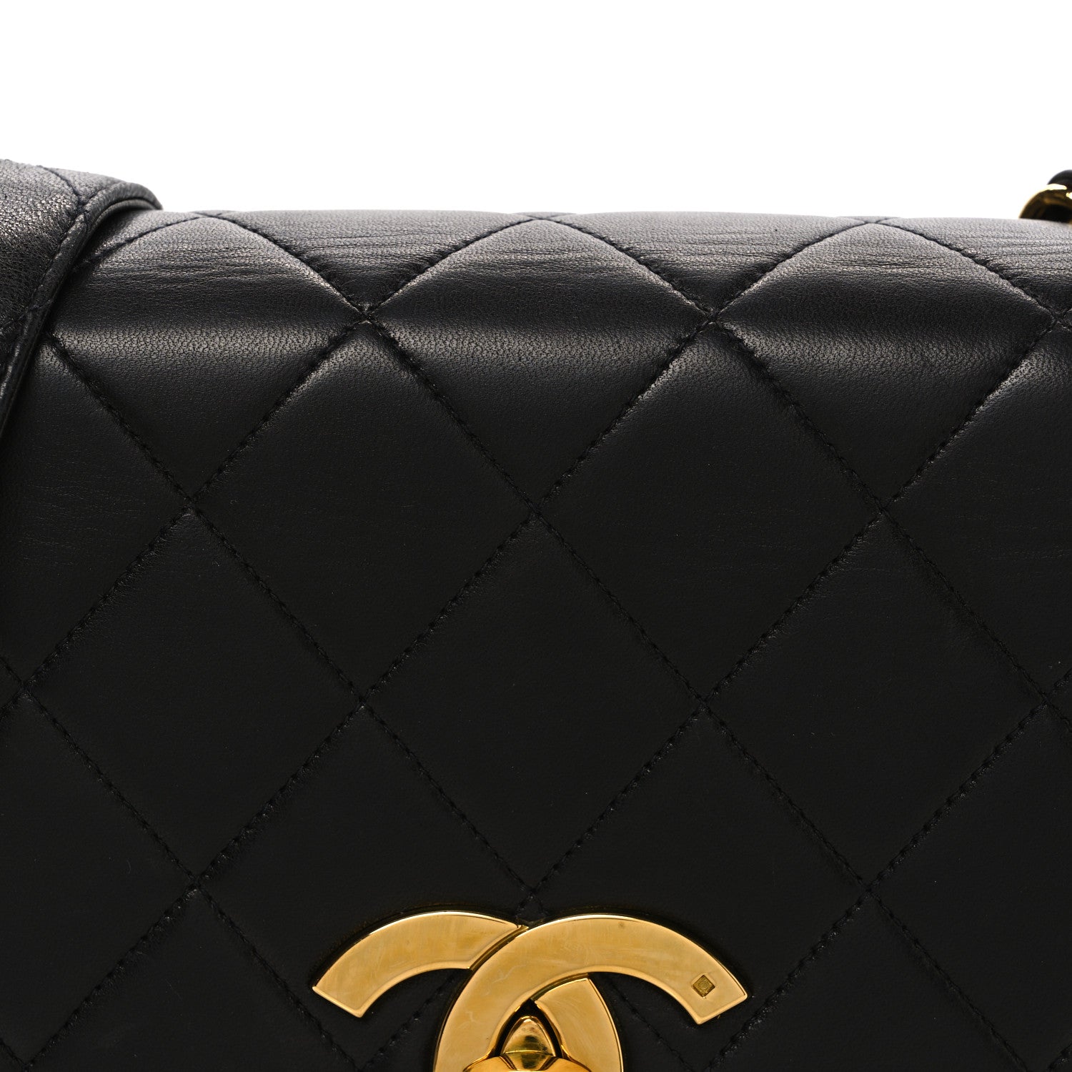 Lambskin Quilted Medium Single Flap Black