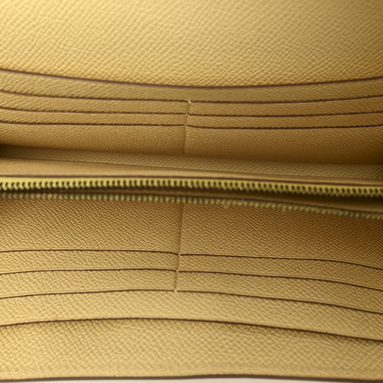 Epsom Kelly Longue Wallet Jaune Poussin