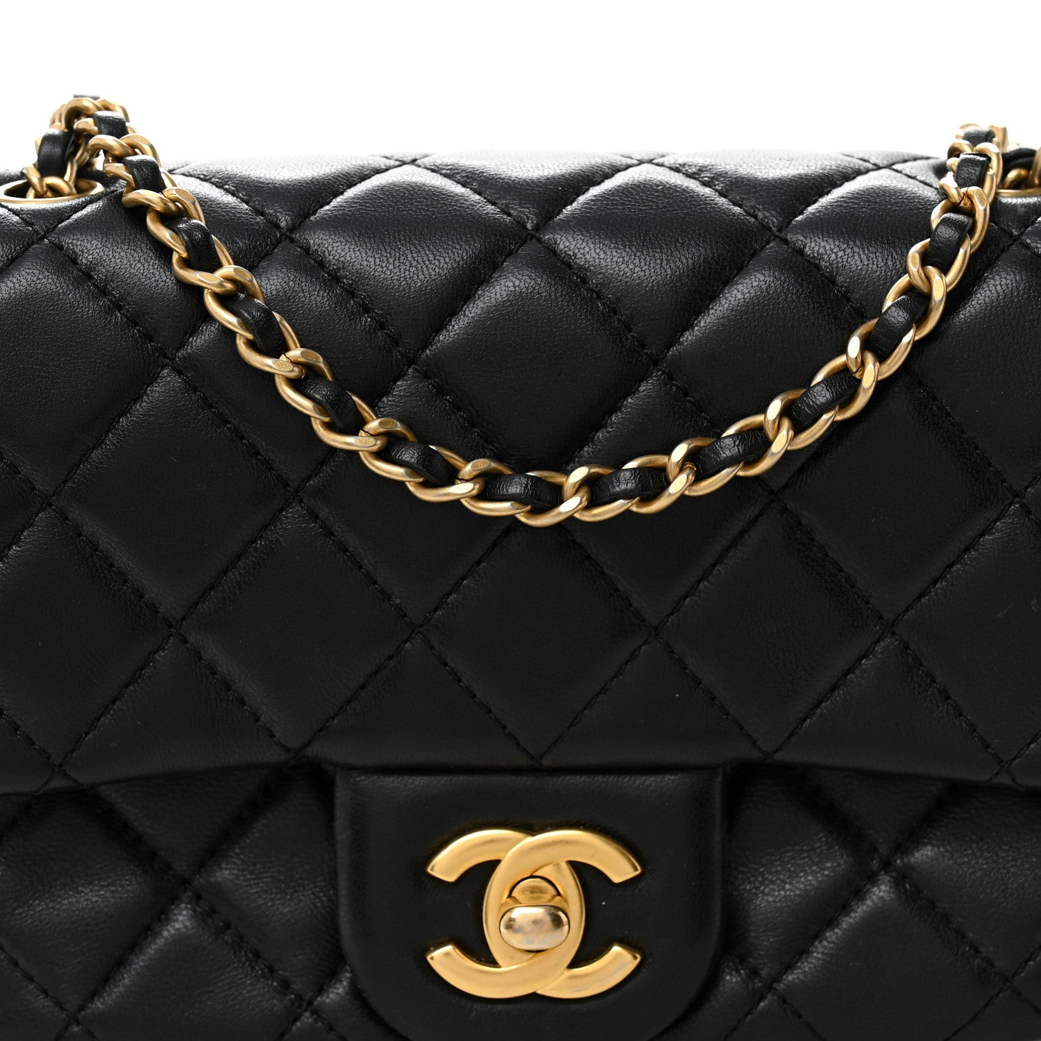 Lambskin Quilted Mini Pearl Crush Flap Black