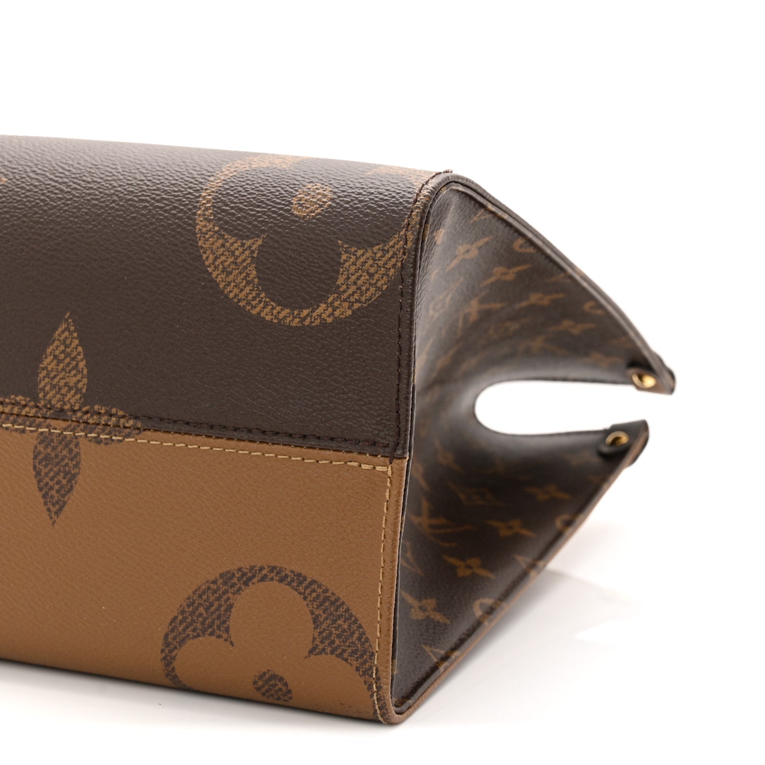 Reverse Monogram Giant Onthego MM