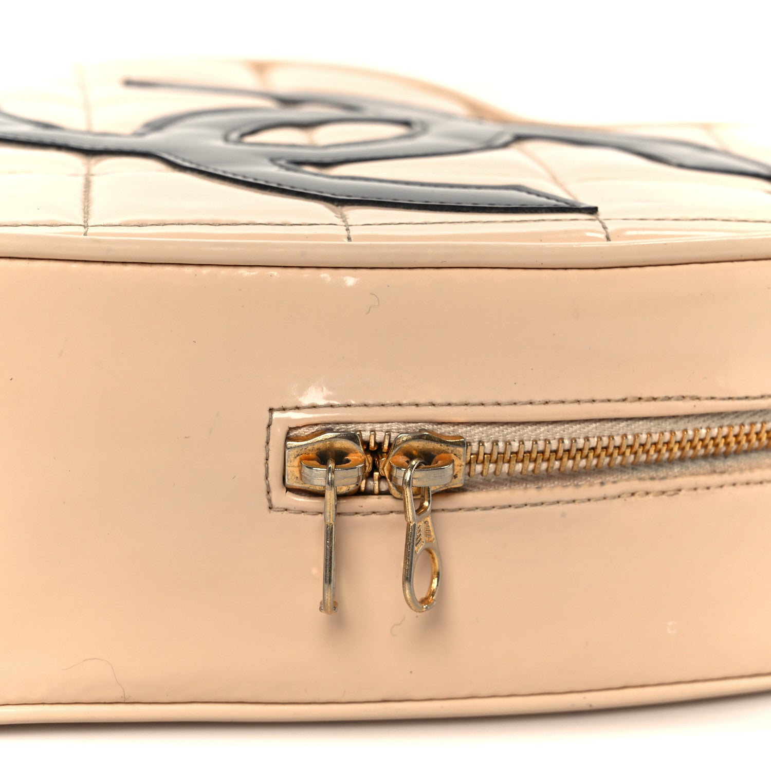 Patent CC Heart Vanity Case Beige