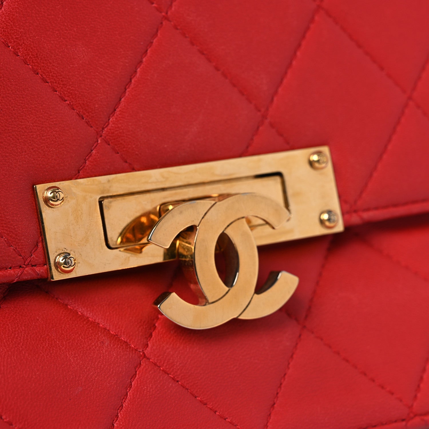 Lambskin Quilted Large Golden Class Flap Red