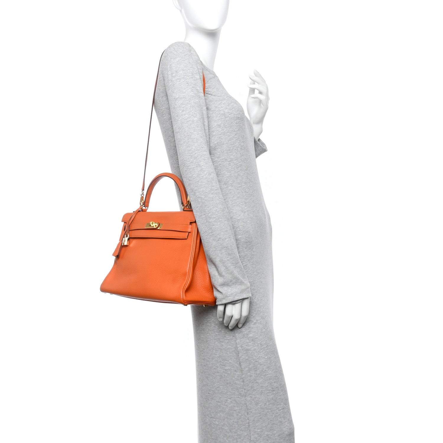 Togo Kelly Retourne 32 Orange