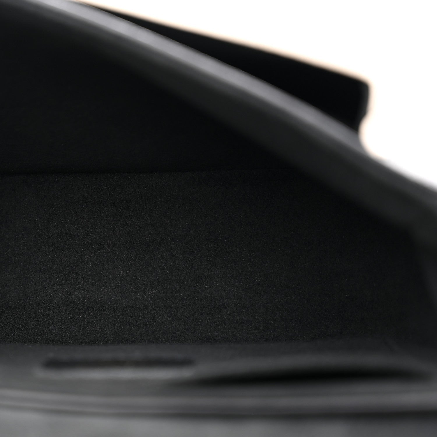 Grained Calfskin Lockme Tender Black