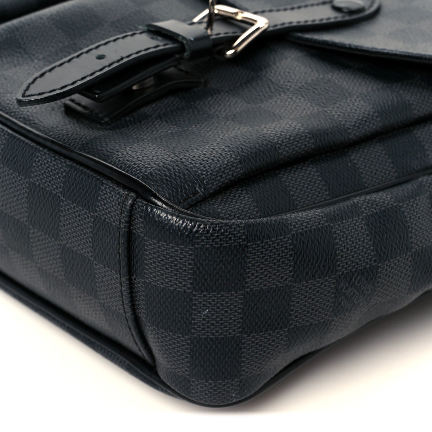 Damier Graphite Christopher Messenger Bag