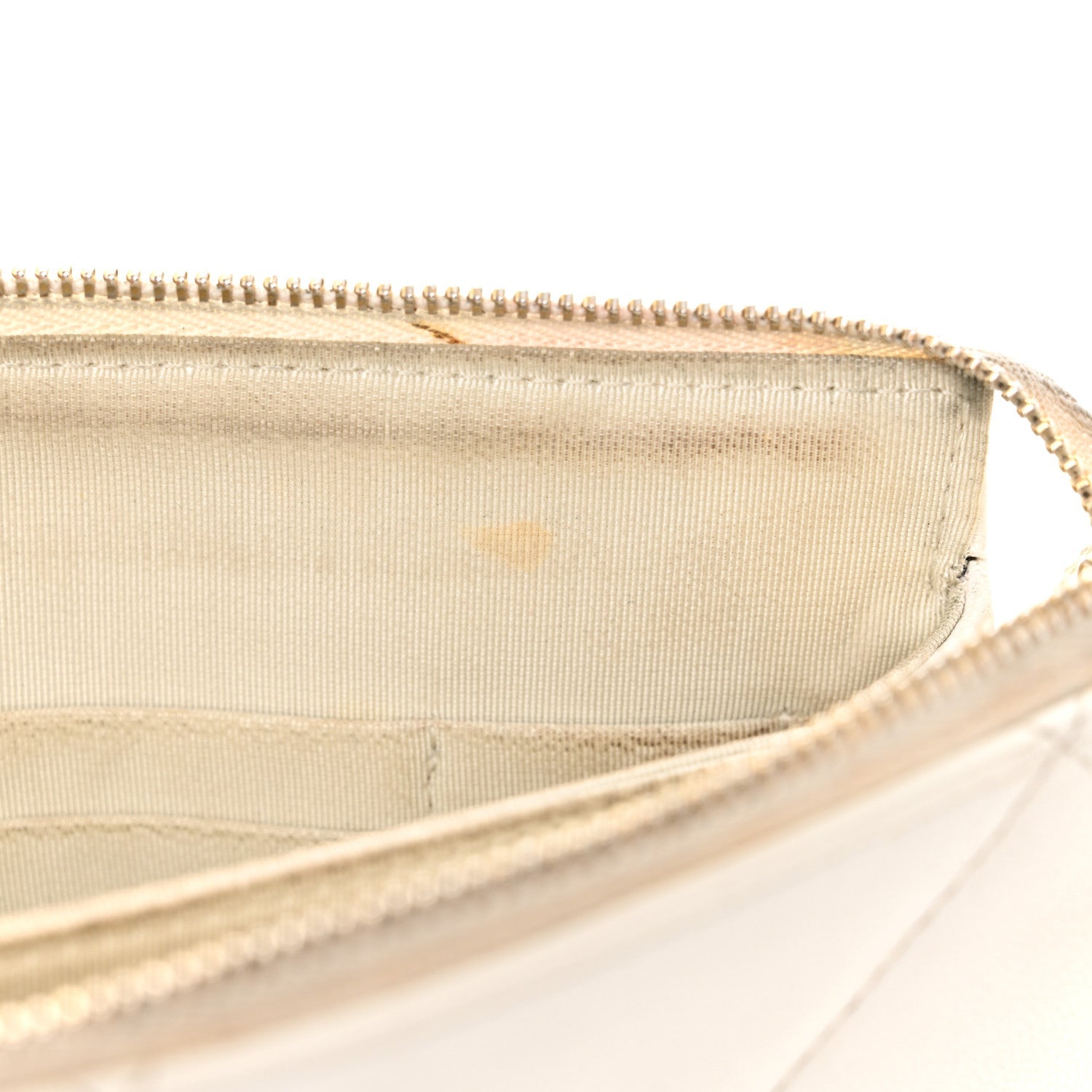 Shiny Goatskin Quilted Chanel 19 Small Pouch With Handle White
