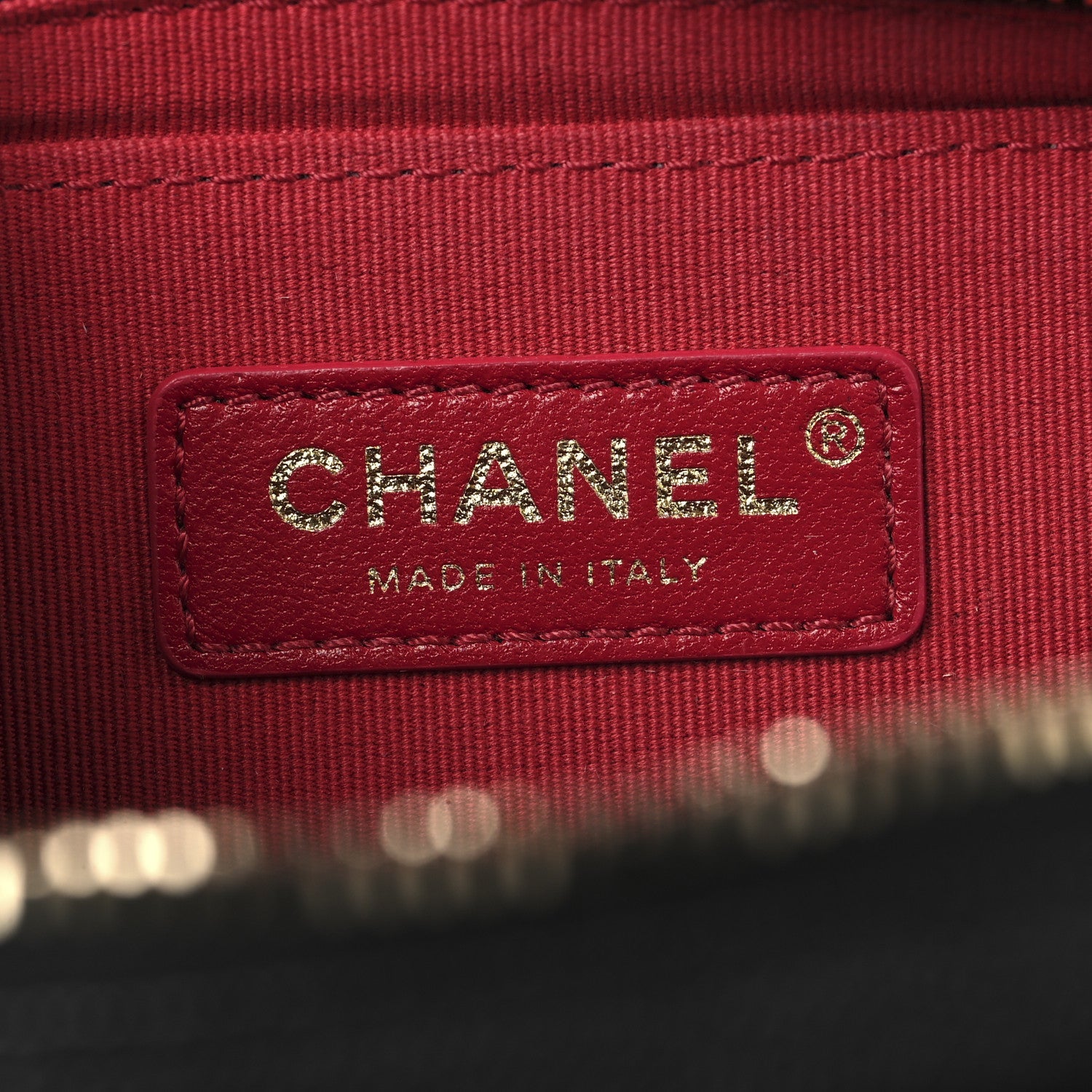 Caviar Quilted Like A Wallet Flap Black