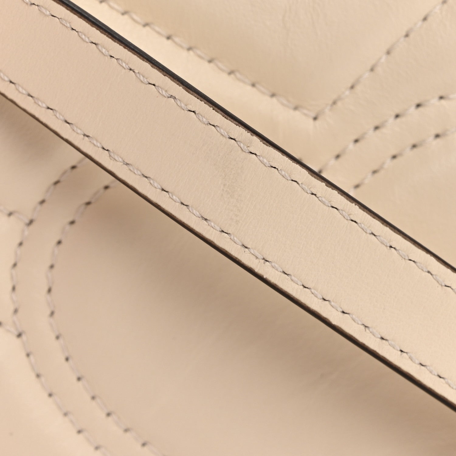 Calfskin Matelasse Small GG Marmont Shoulder Bag White