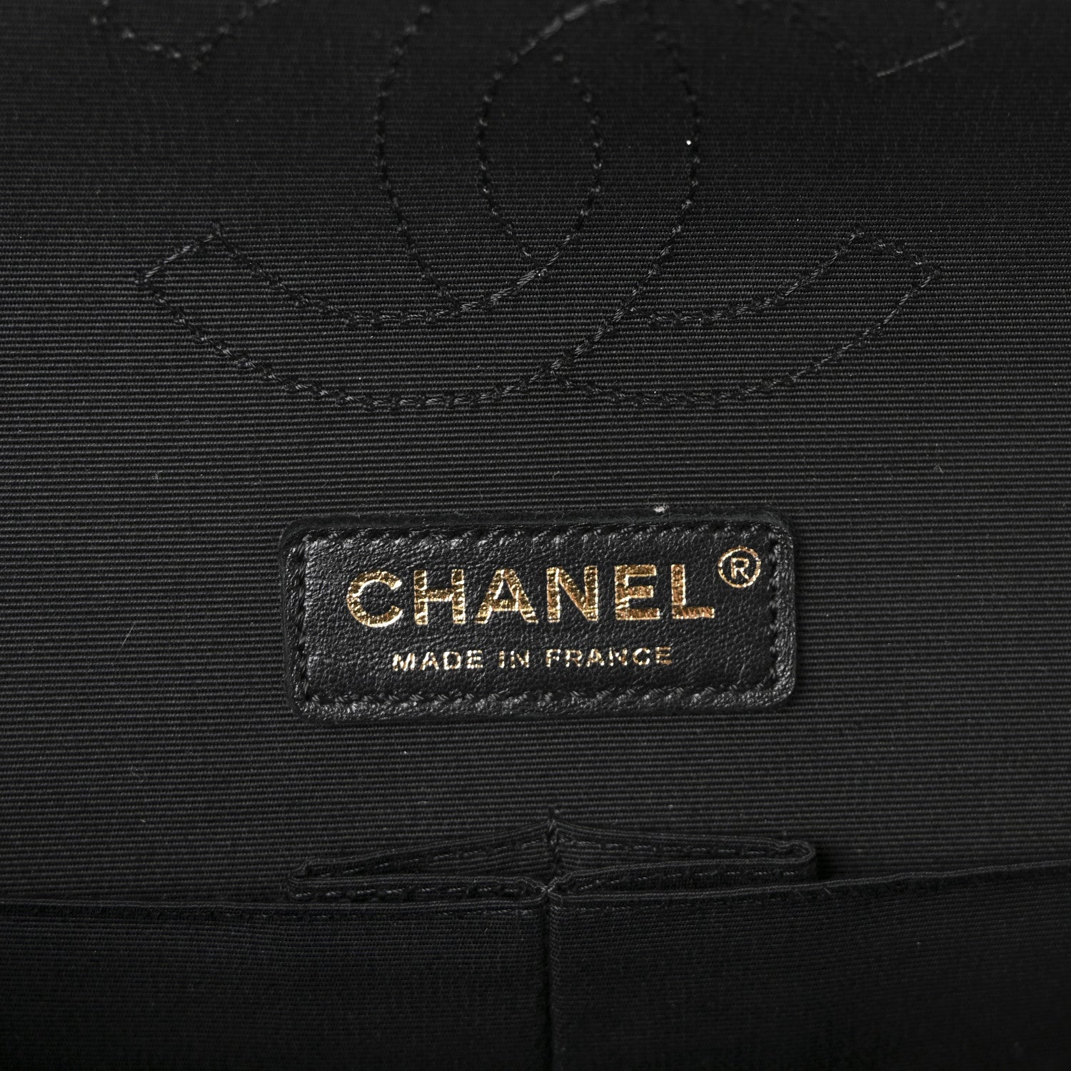 Metallic Grained Calfskin Medium Classic Pure Double Flap Gold Black