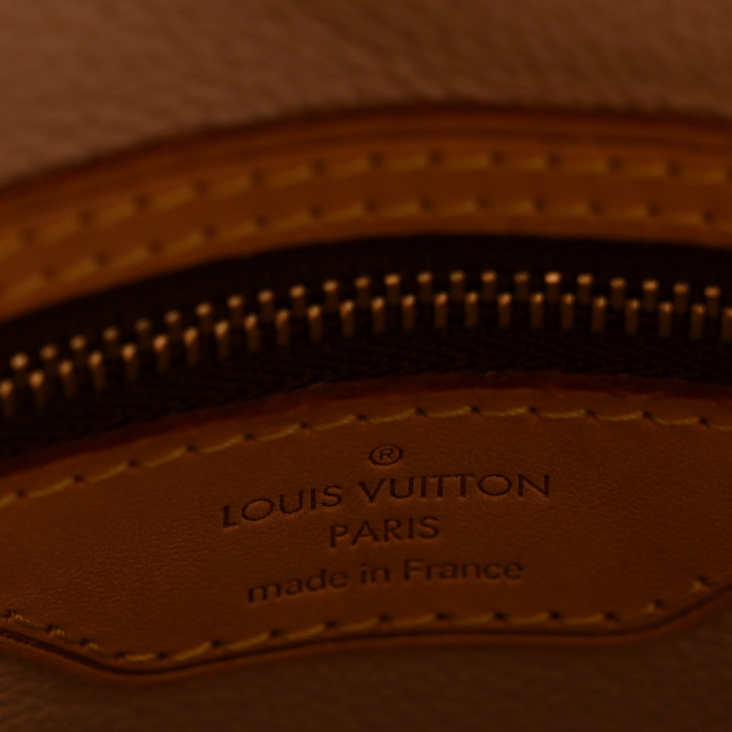 Monogram Petit Bucket 23