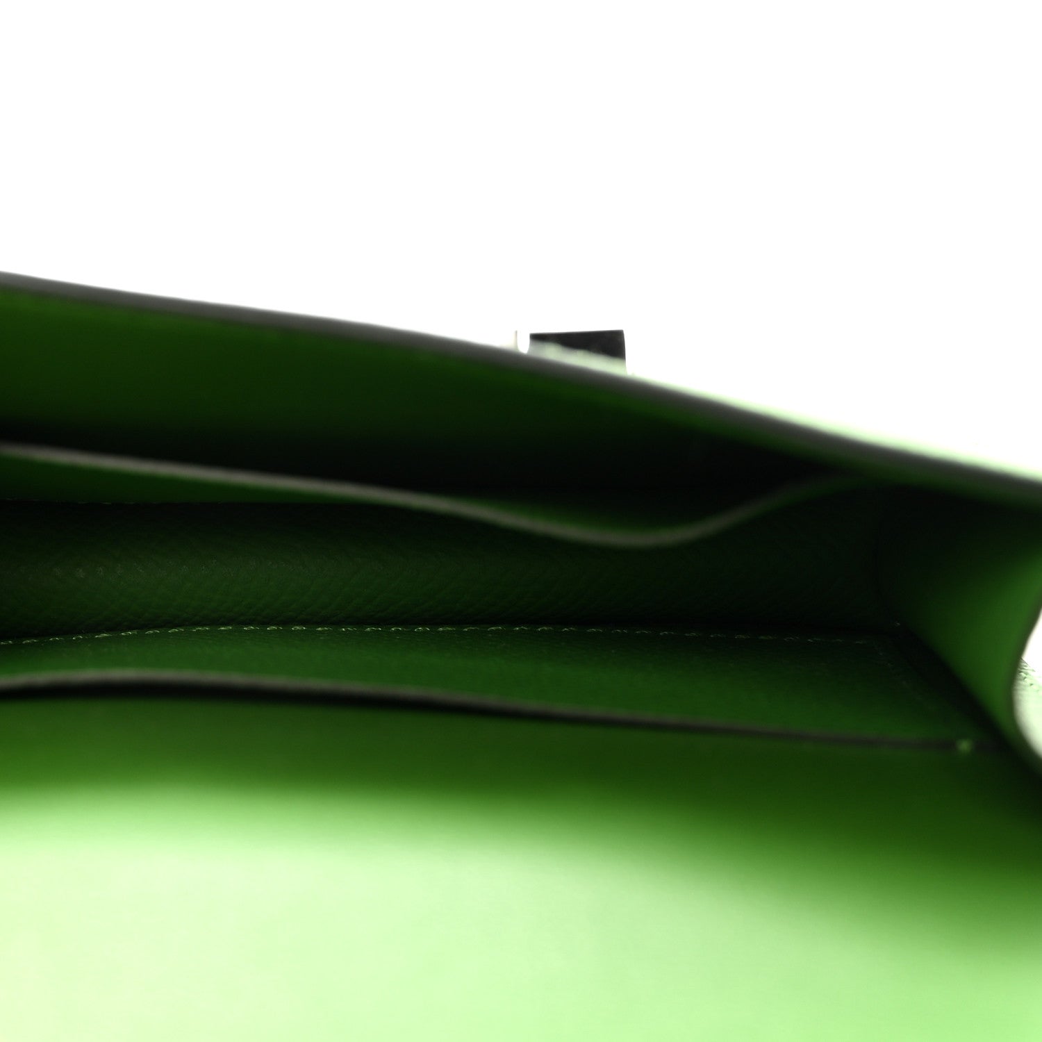 Epsom Enamel Constance Slim Wallet Vert Yucca Celeste