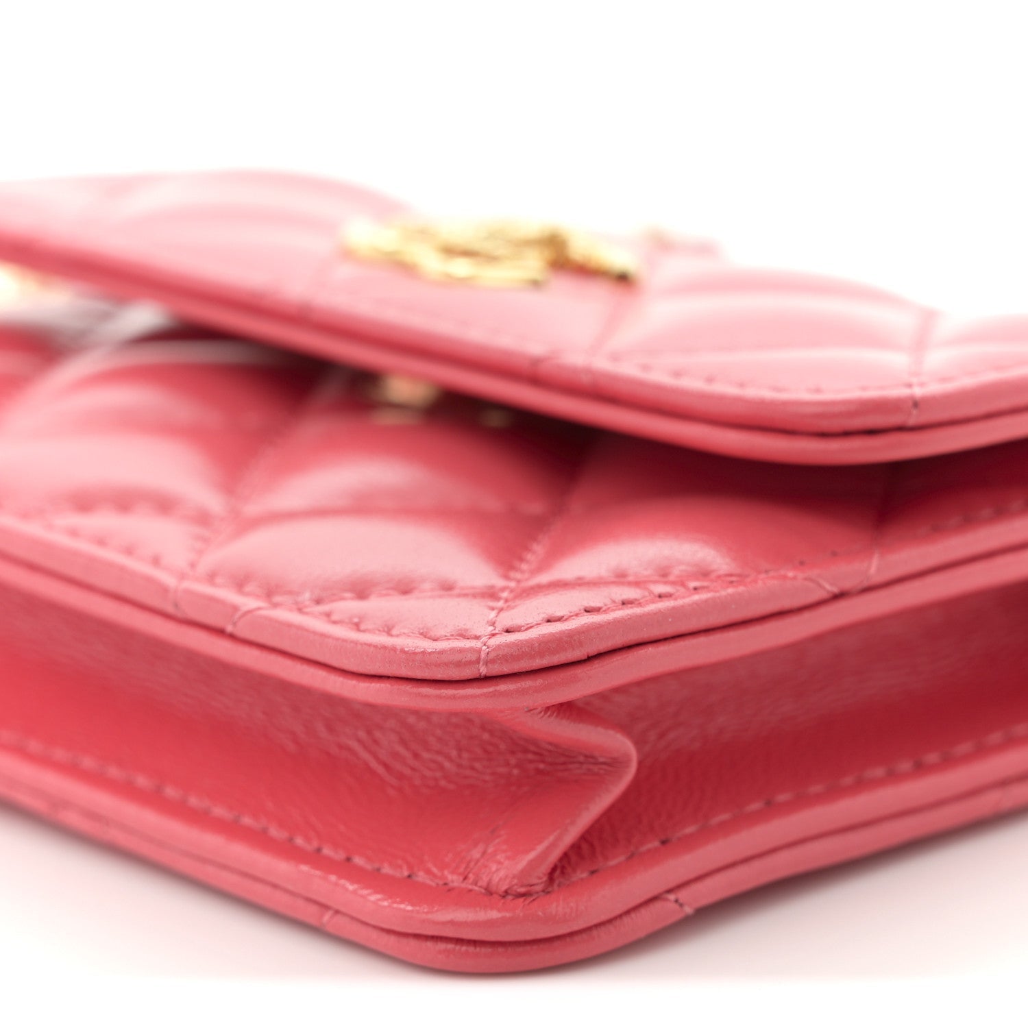Shiny Lambskin Quilted Card Holder On Chain Pink