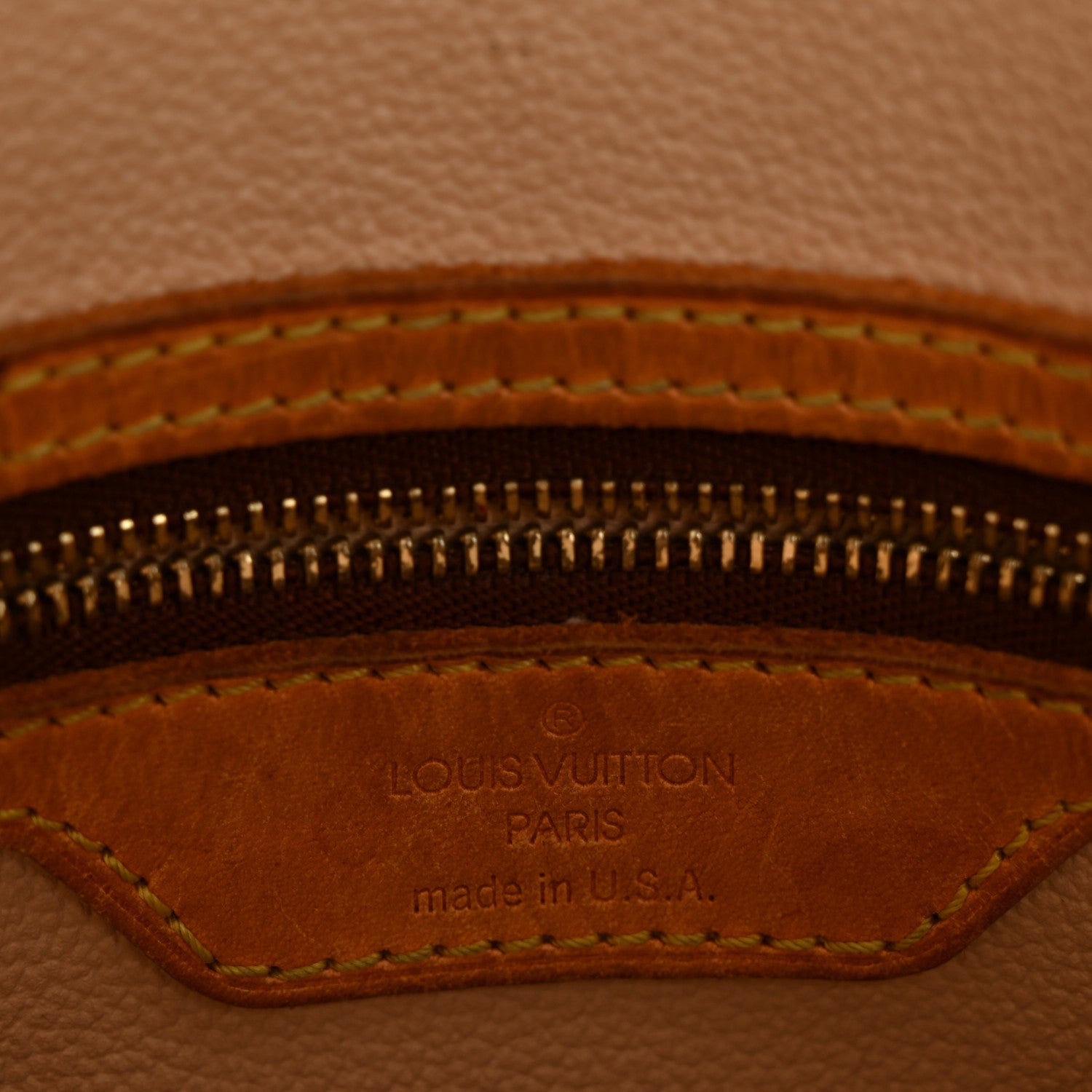 Monogram Petit Bucket 23