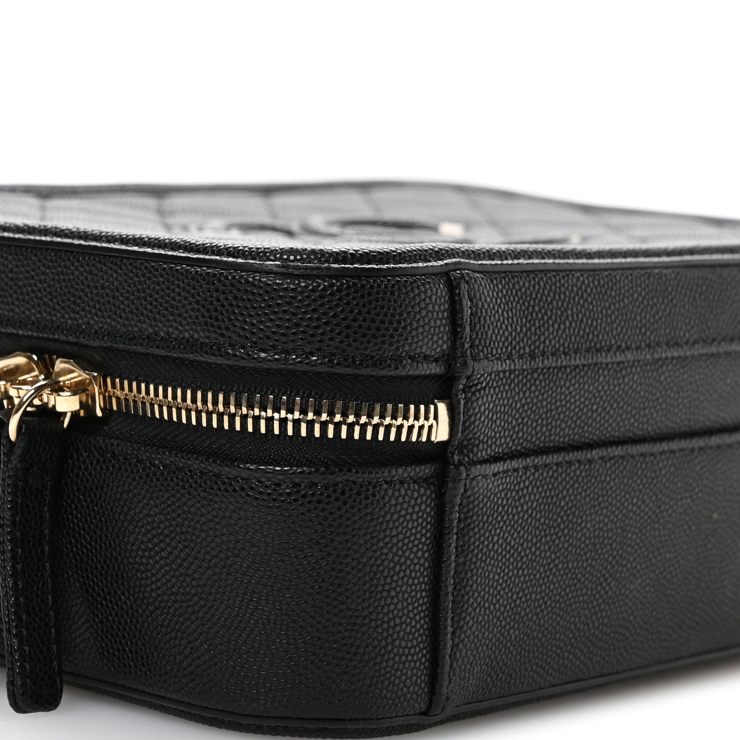 Caviar Quilted Medium CC Filigree Vanity Case Black