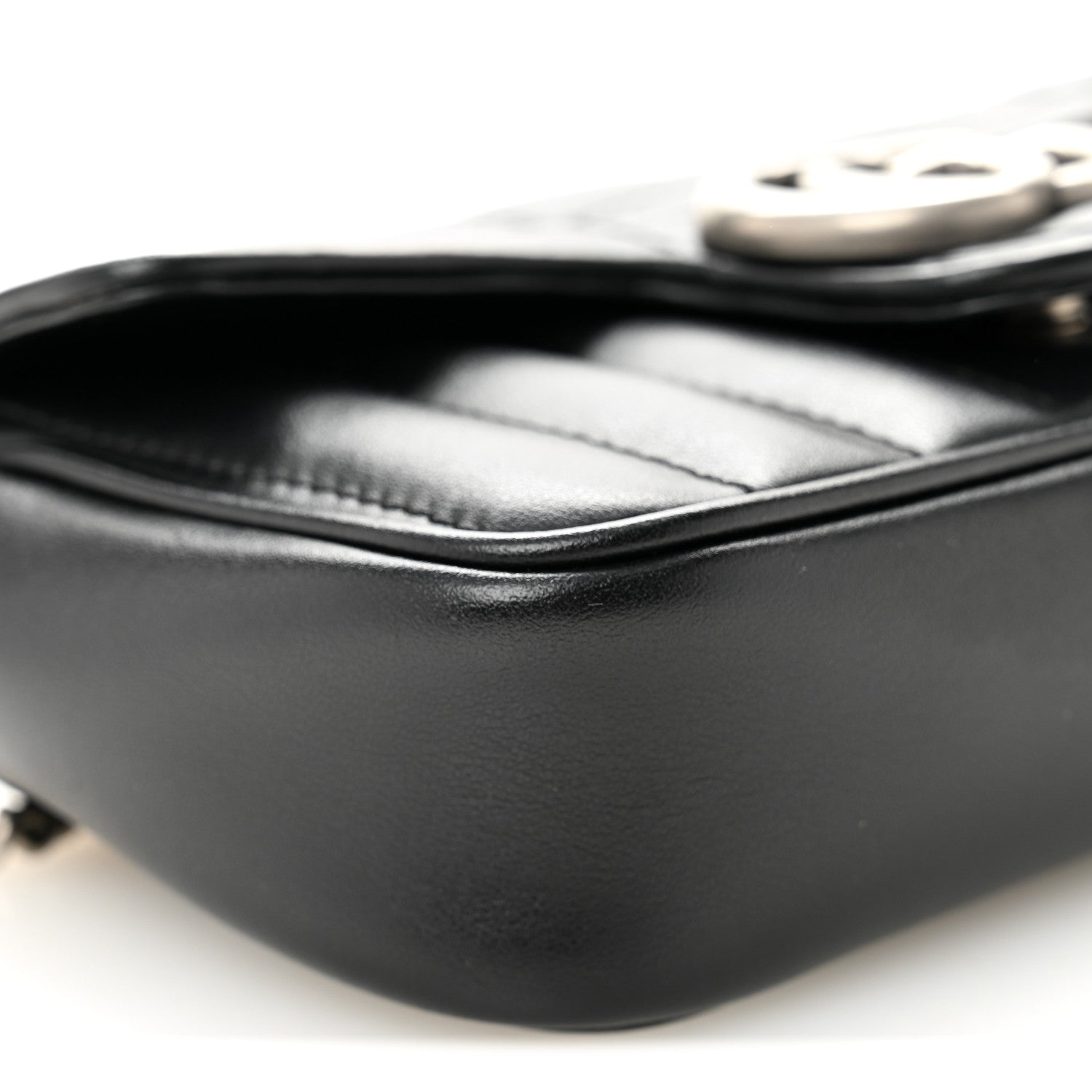 Calfskin Matelasse Aria Super Mini GG Marmont Shoulder Bag Black