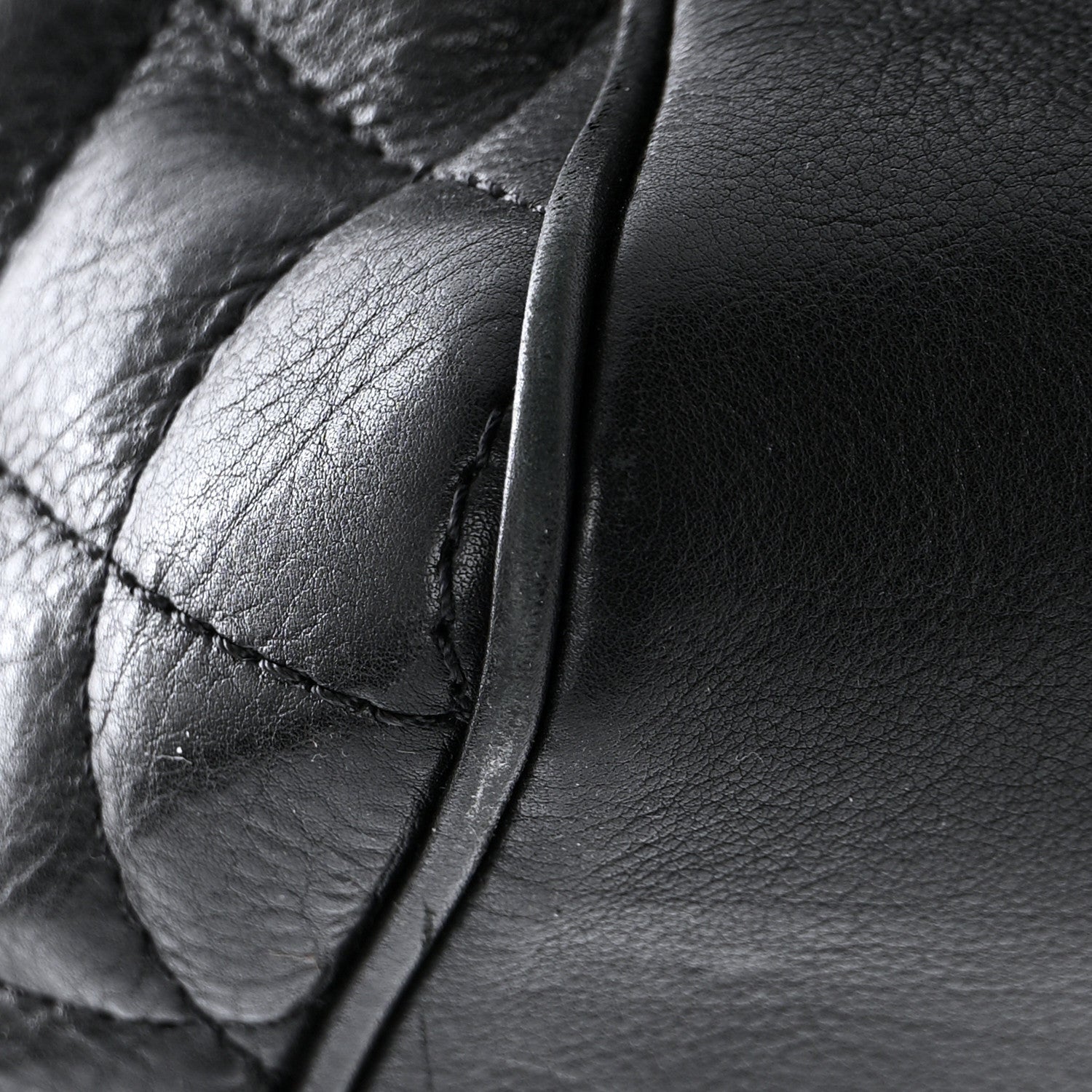 Calfskin Quilted CC Medium Vanity Case Black