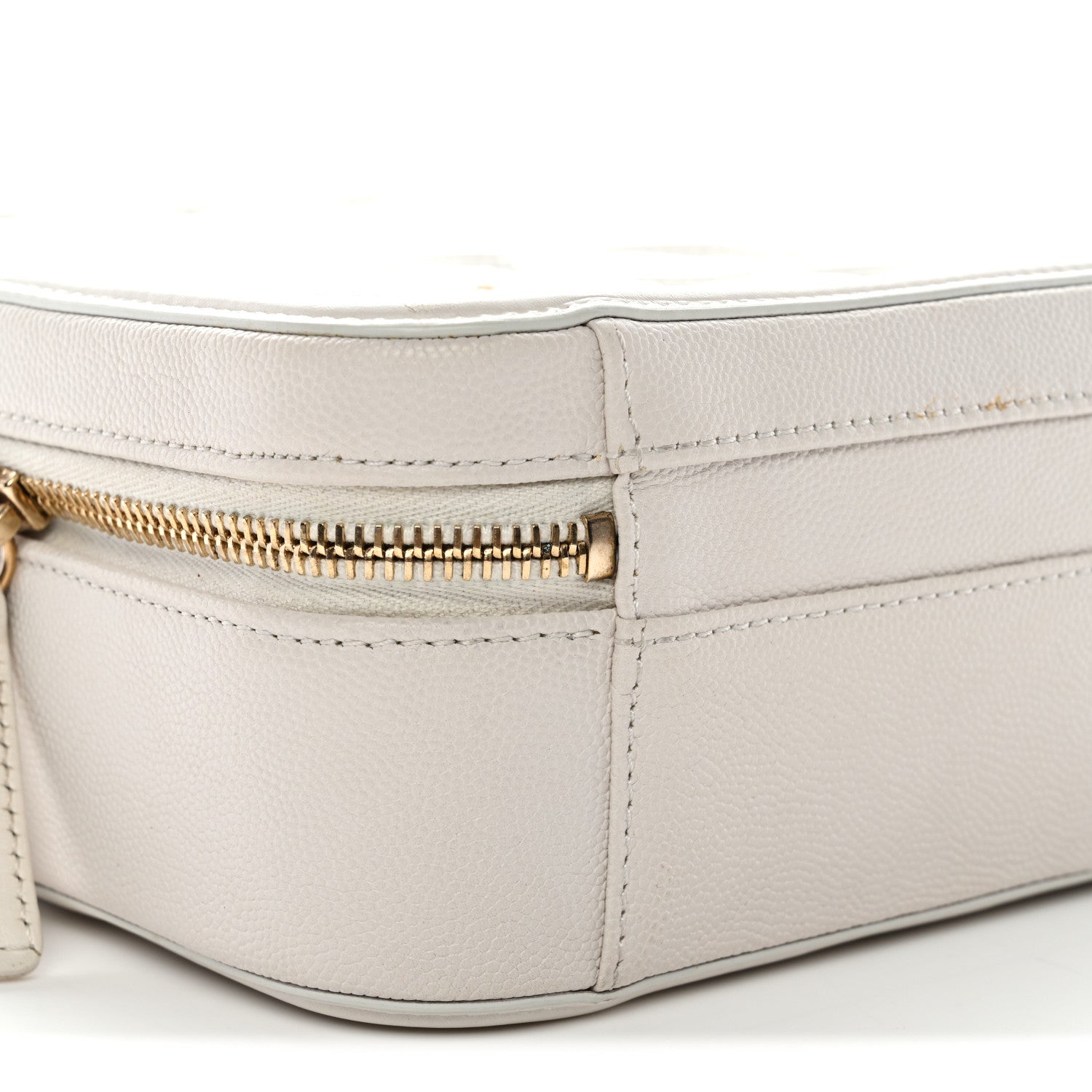 Caviar Quilted Medium CC Filigree Vanity Case White