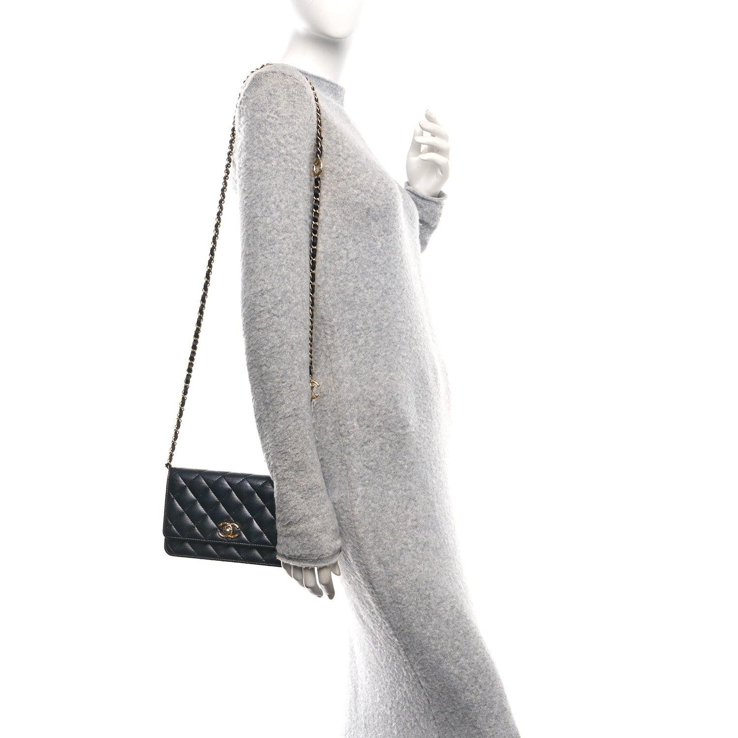 Pearly Caviar Quilted Fit For You Wallet On Chain WOC Navy