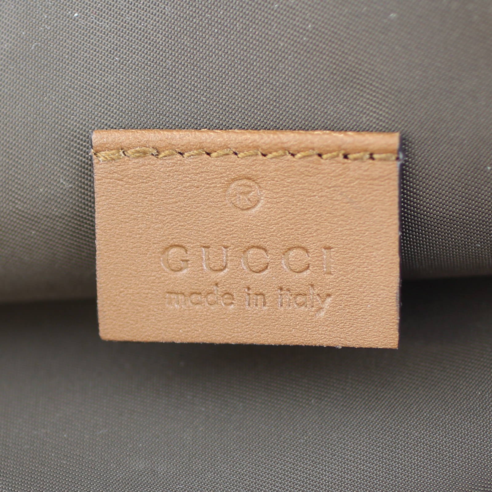 Gucci GG Supreme Heart Patch Pouch