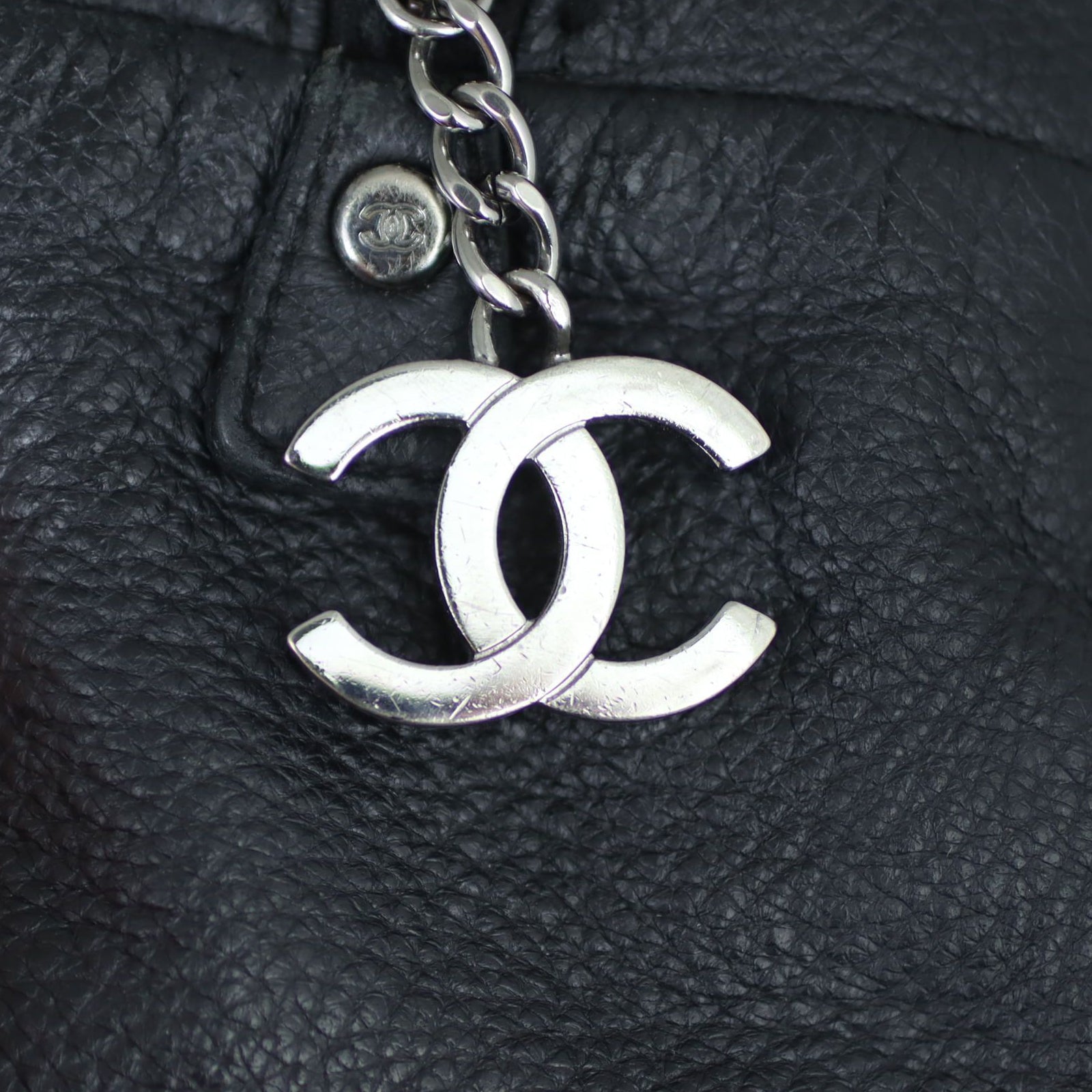 Chanel Luxe Ligne Bowler | Deerskin