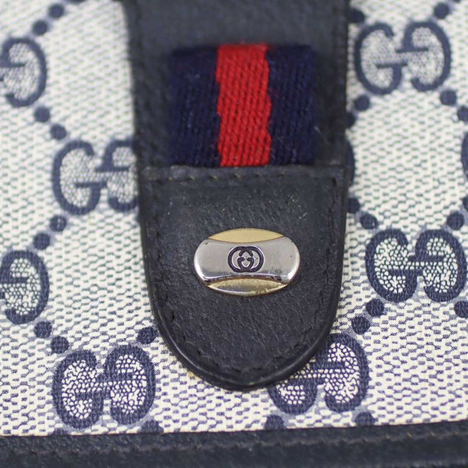 Gucci GG Supreme Vintage Clutch