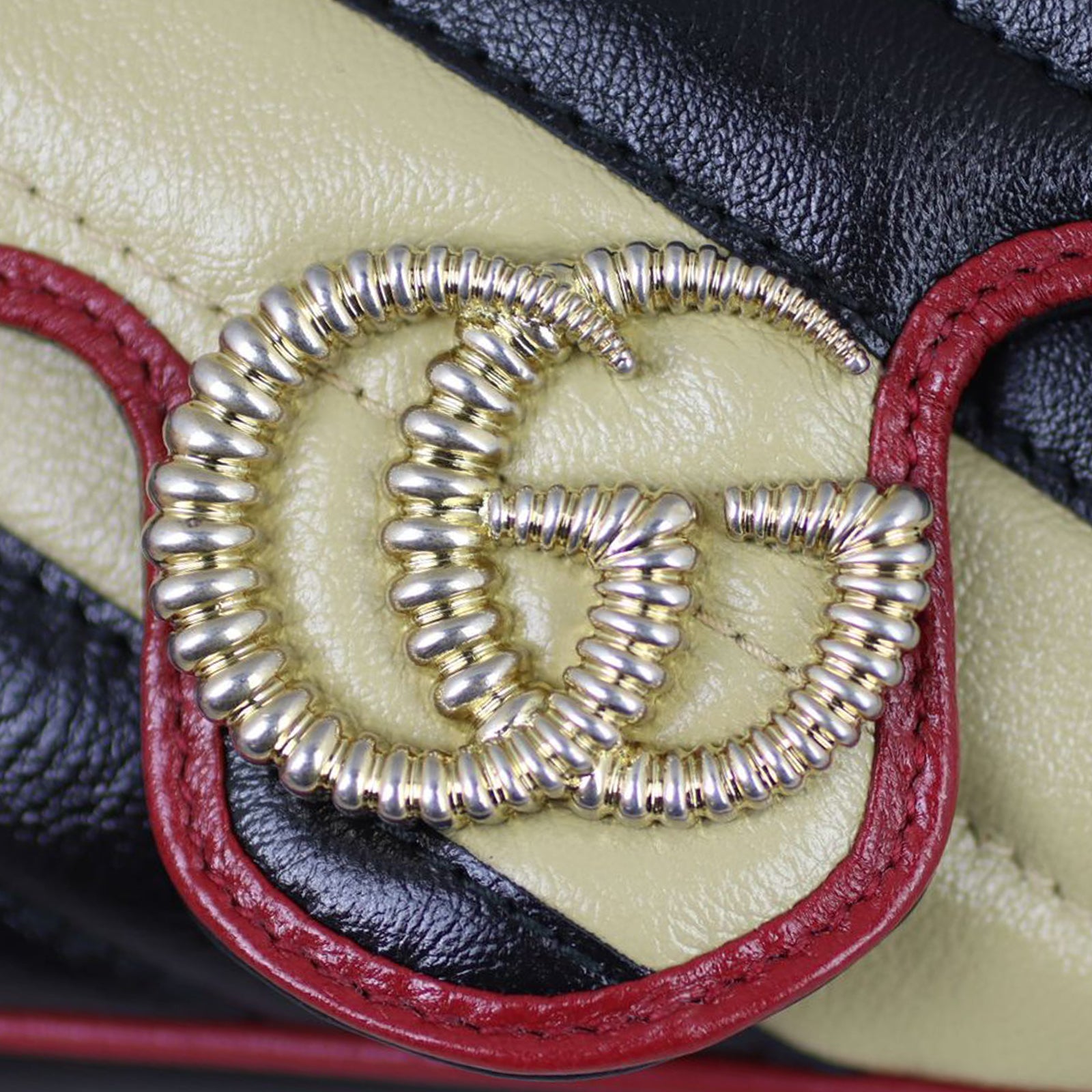 Gucci GG Marmont Super Mini Bag