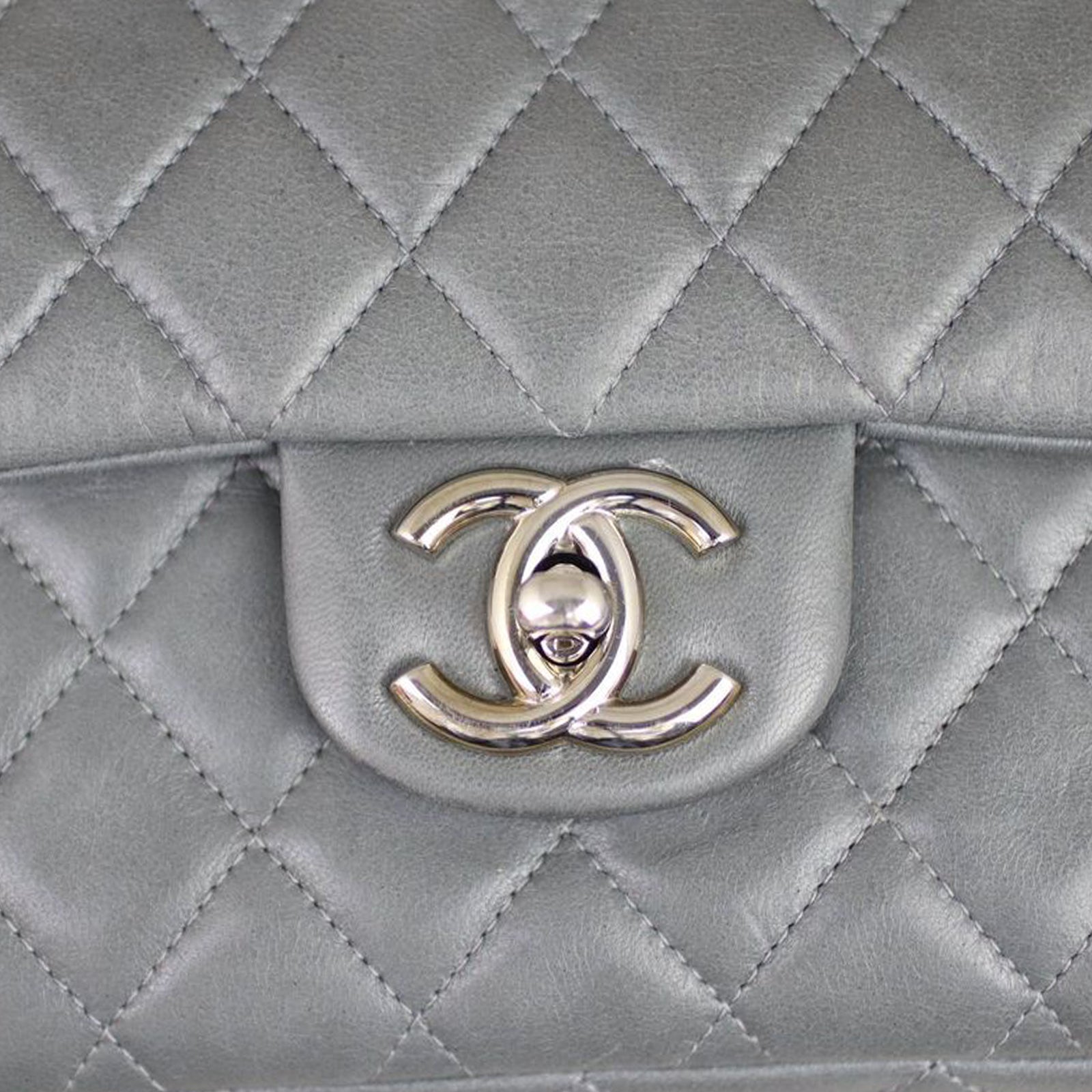 Chanel Classic Double Flap Medium | Grey