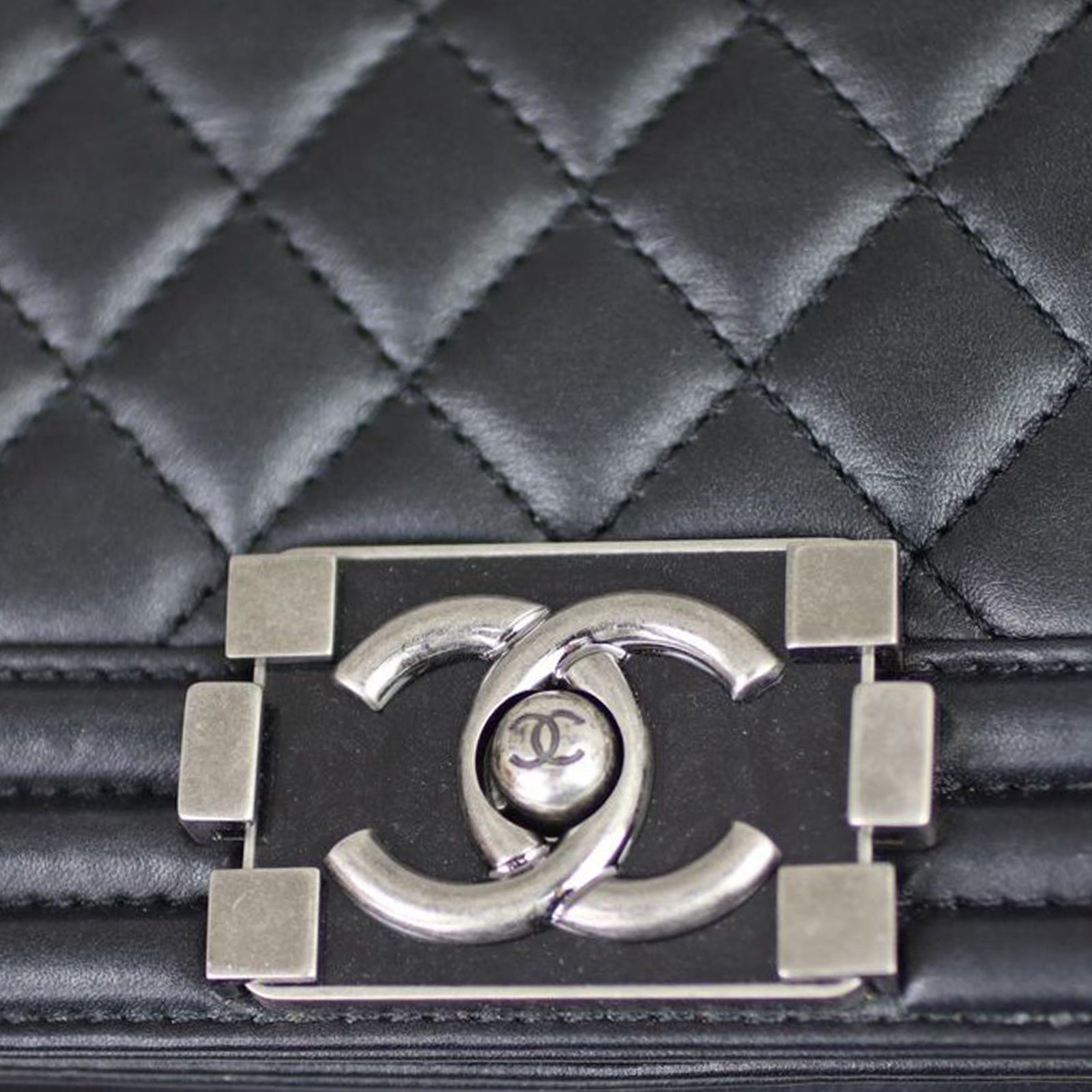 Chanel Boy Old Medium | Black 20 Series