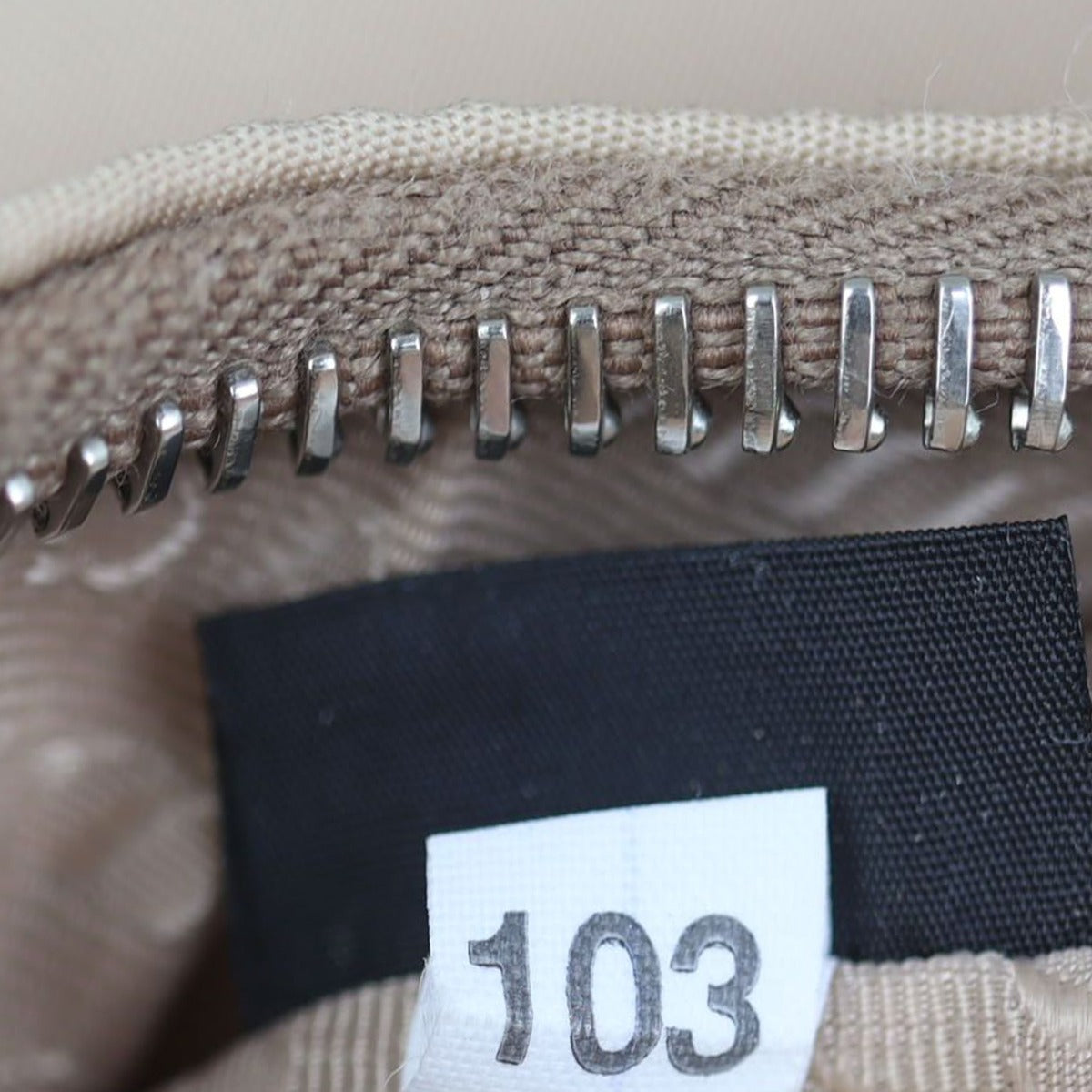Prada Re-Edition 2005 Tessuto Shoulder Bag
