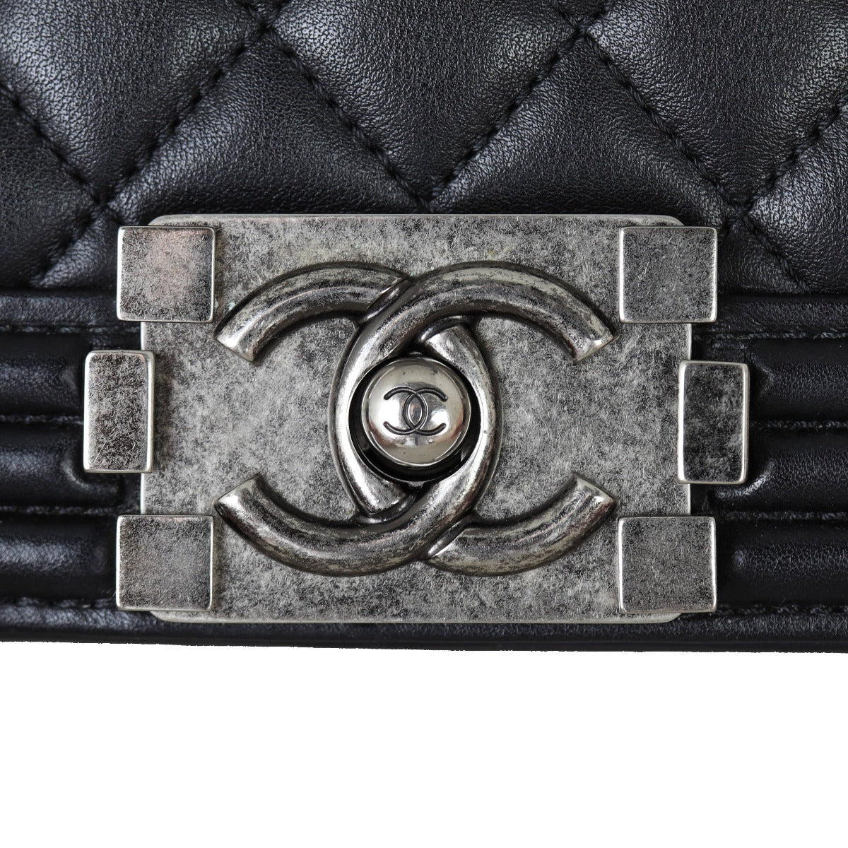 Chanel Boy Old Medium | 20 Series