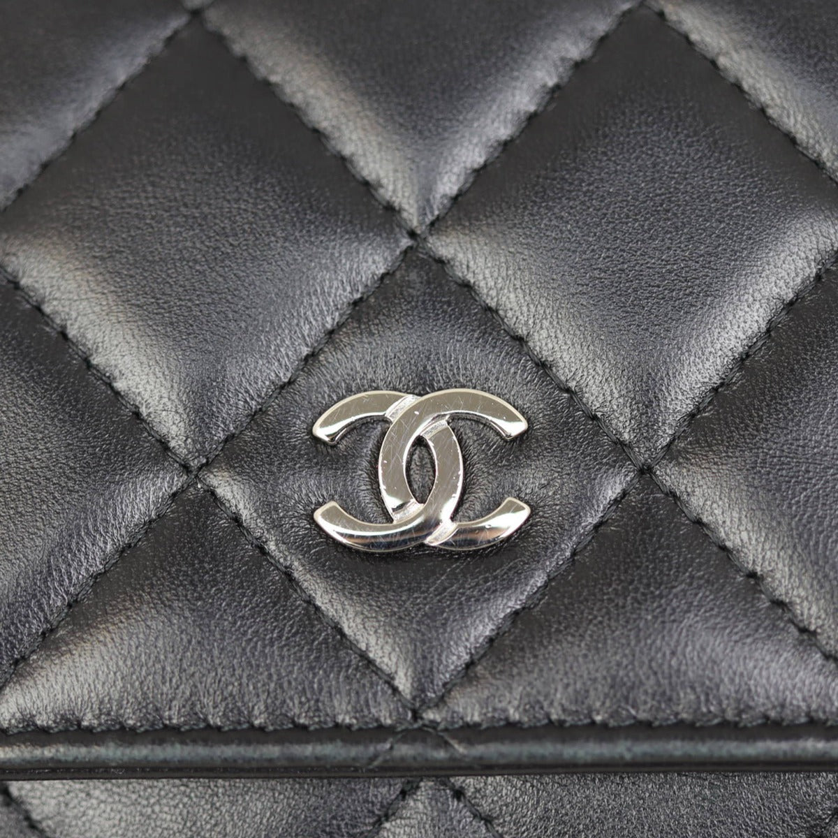 Chanel Classic Wallet on Chain | STH