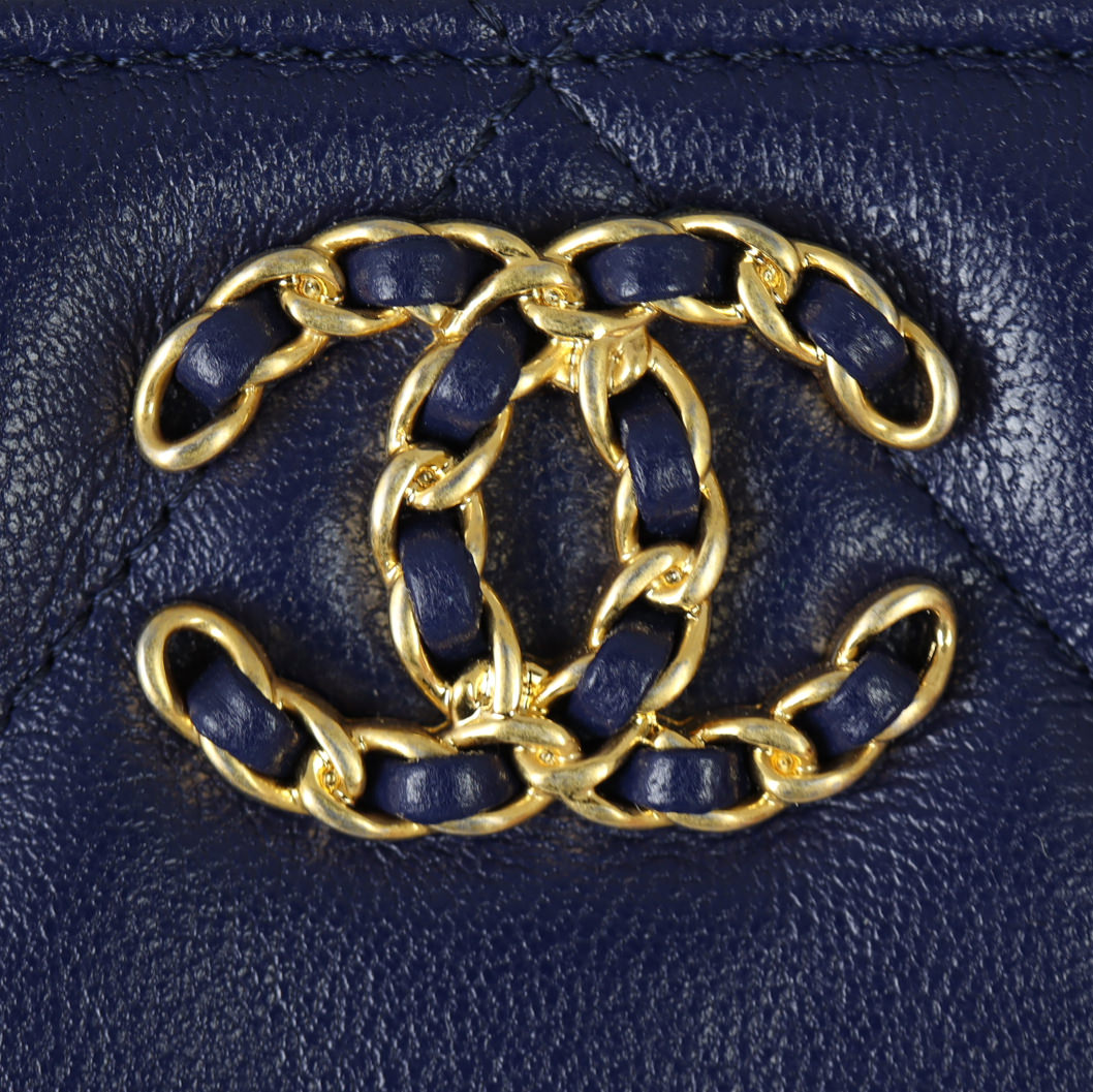 Chanel 19 O-Case Small | Blue