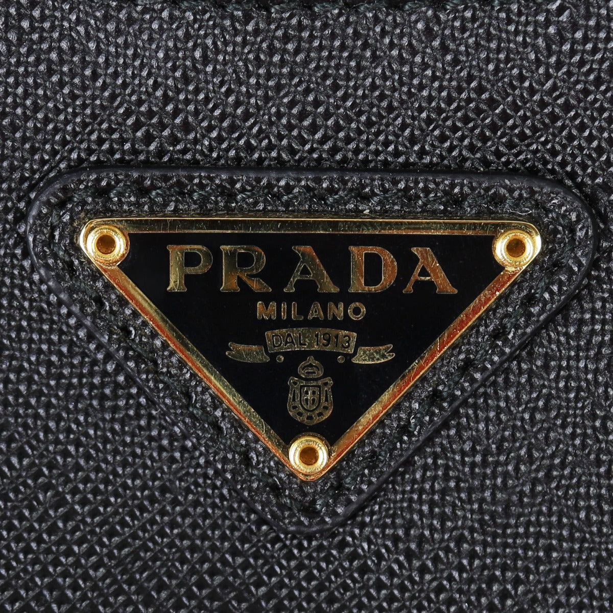 Prada Re-edition 2005 Saffiano Shoulder Bag