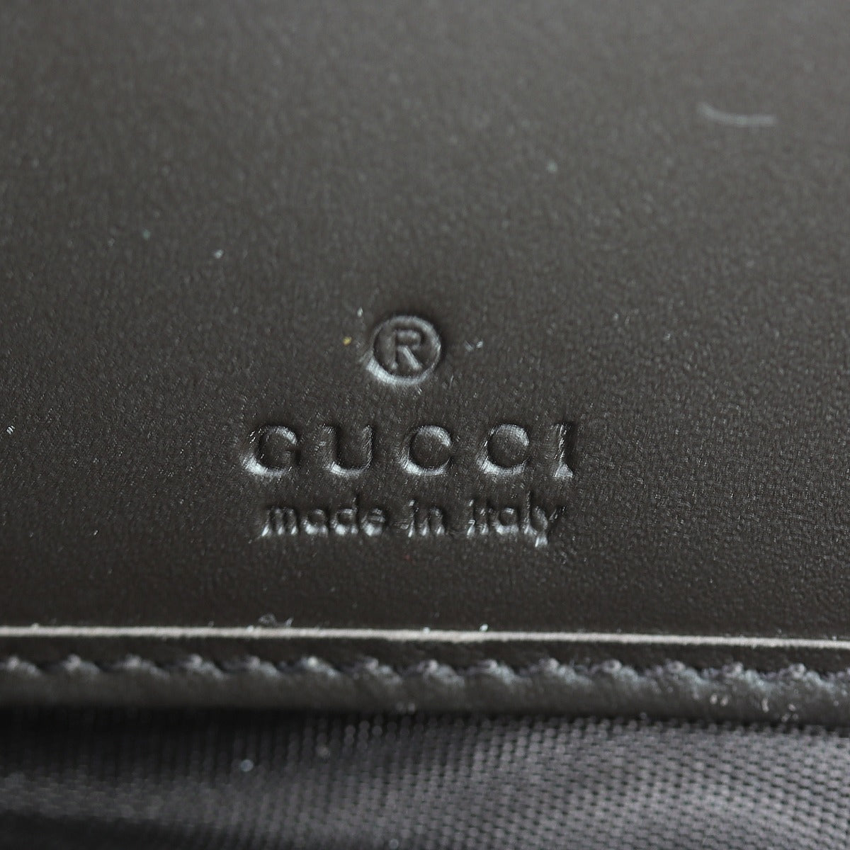 Gucci GG Supreme Bee Zip Around Wallet