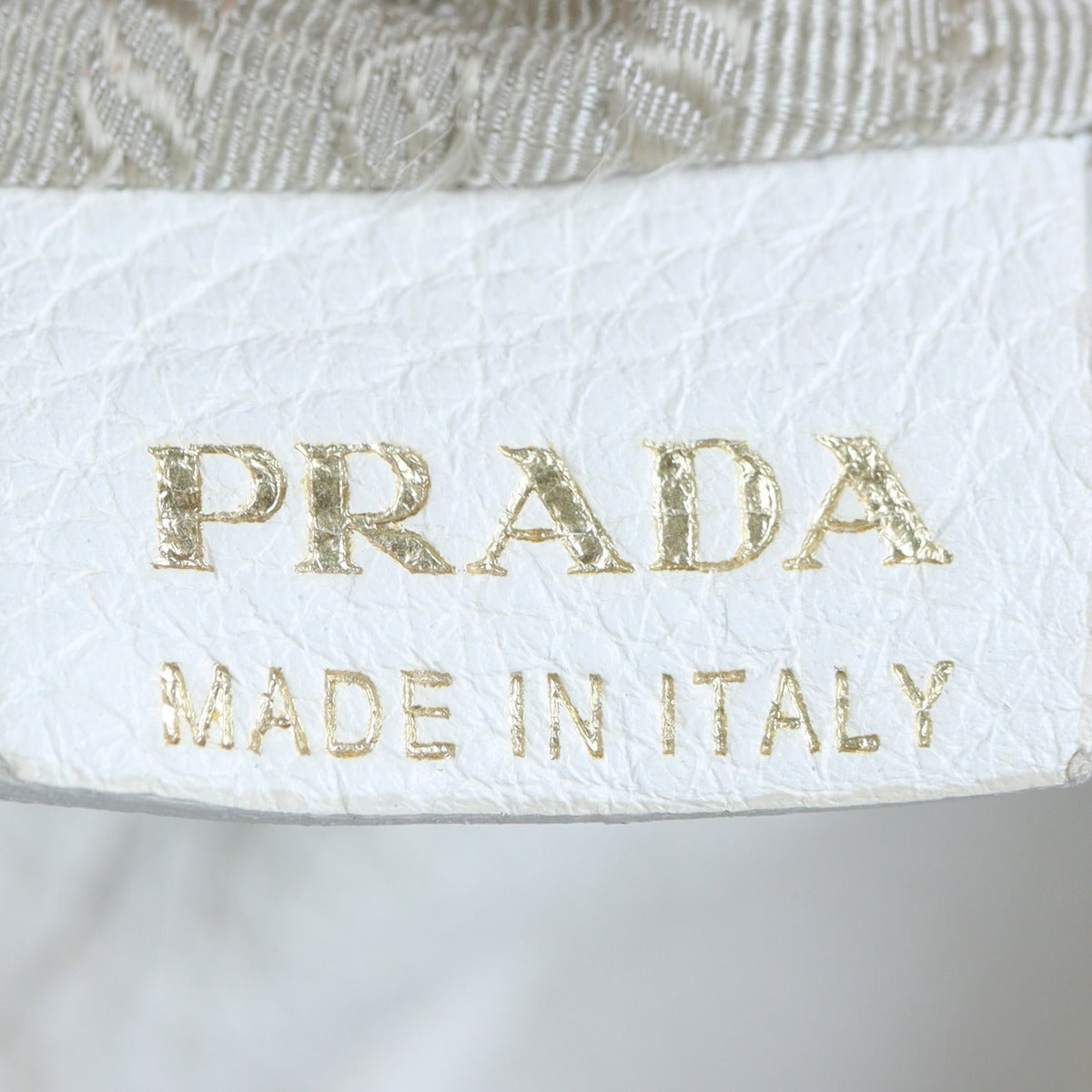 Prada Vitello Daino Hobo