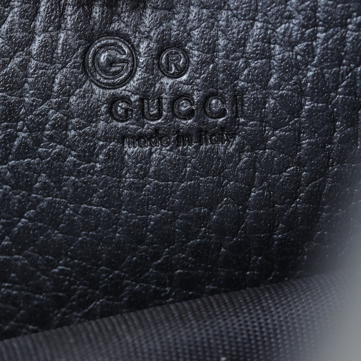 Gucci Interlocking G Wallet on Chain