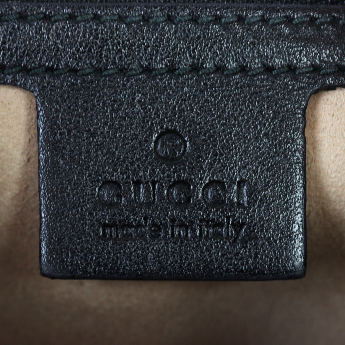Gucci GG Marmont Matelasse Messenger Bag