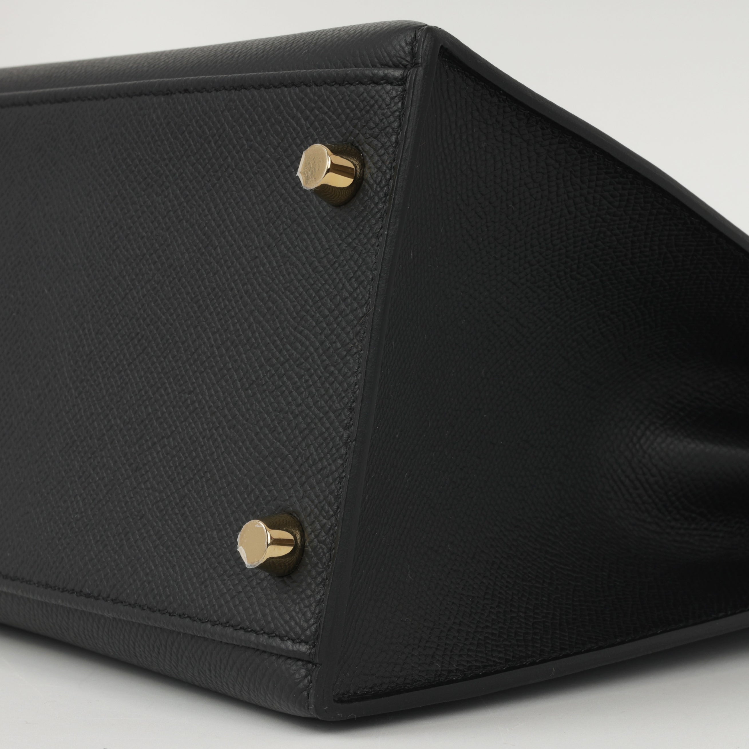Hermès Kelly 28 - Noir Epsom | Gold Hardware