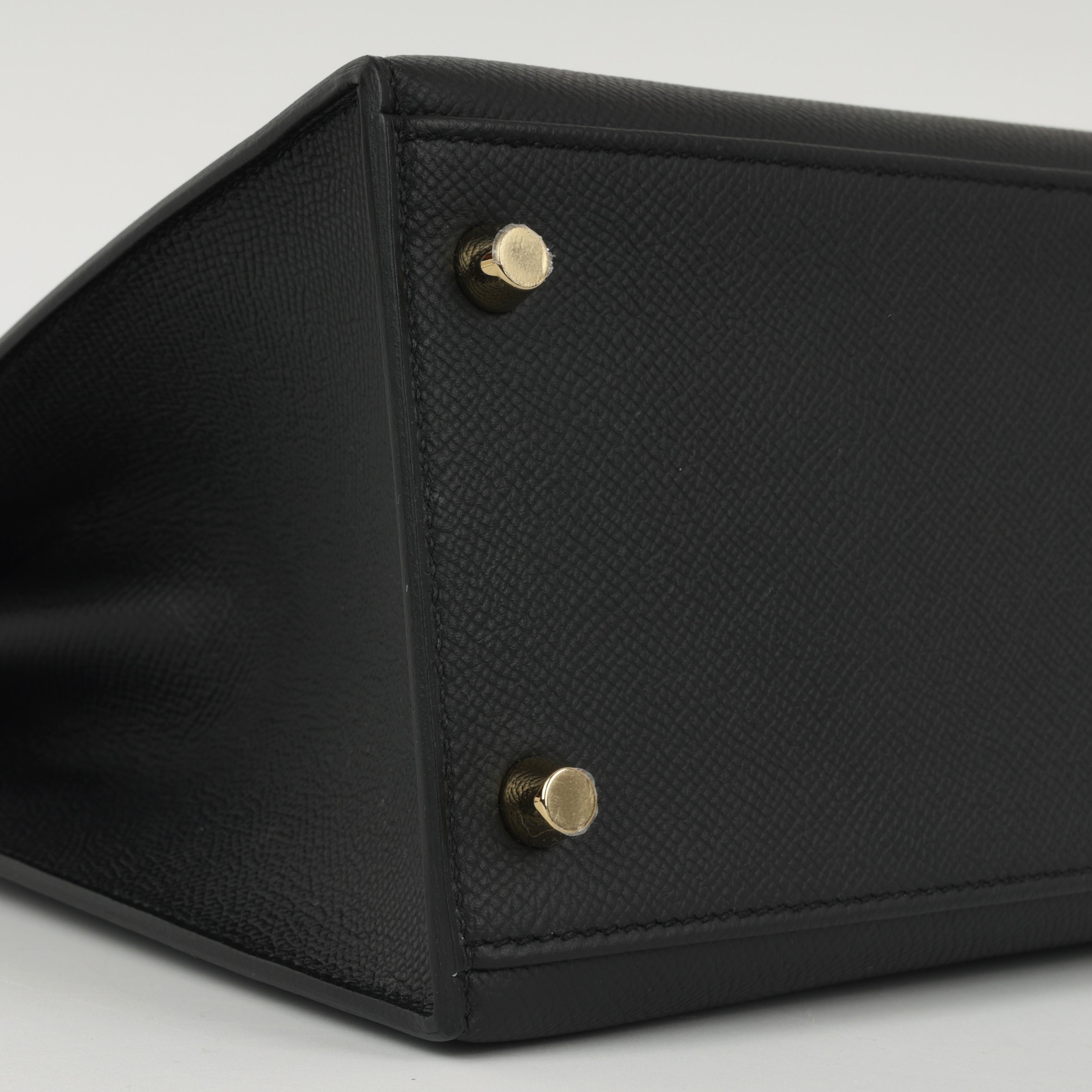 Hermès Kelly 28 - Noir Epsom | Gold Hardware