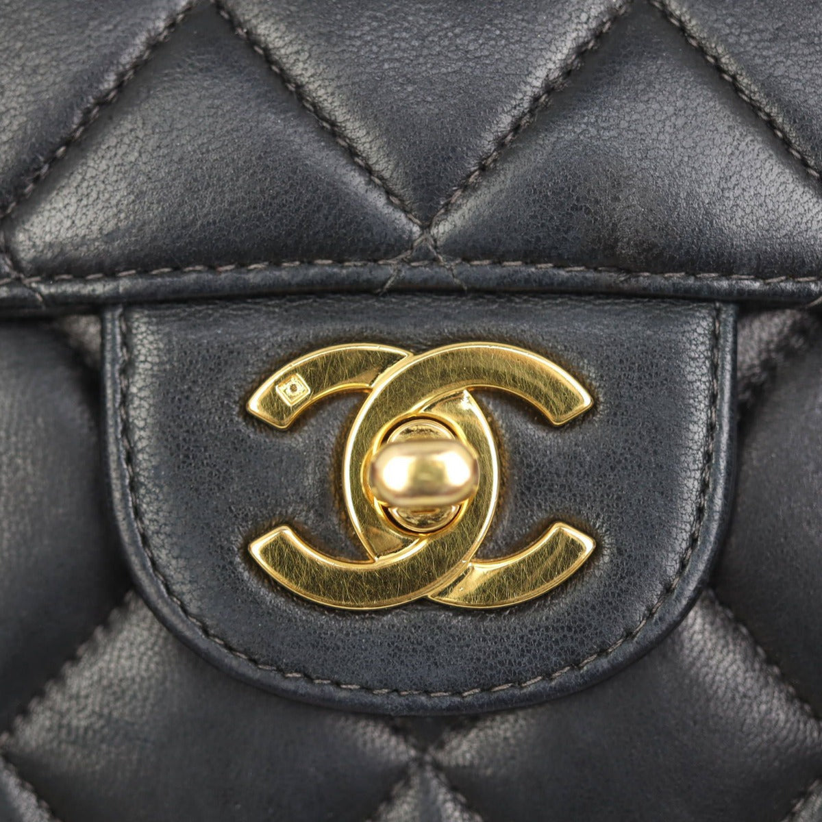 Chanel Classic Single Flap Jumbo |  Black Quilted Lambskin