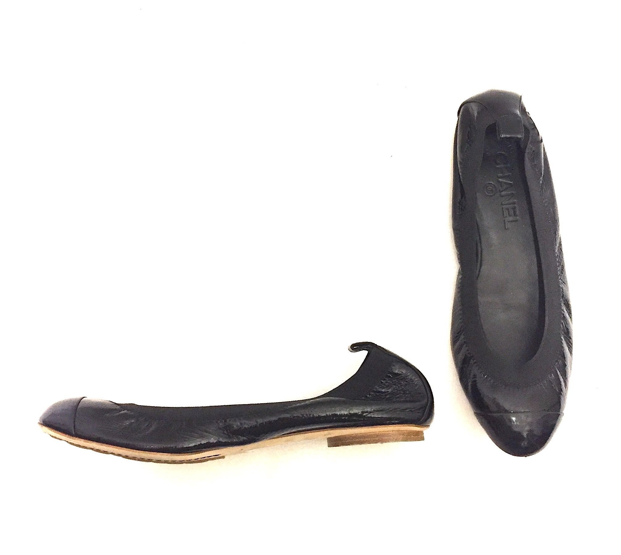 Women's Chanel ballerinas in black stretch patent leather